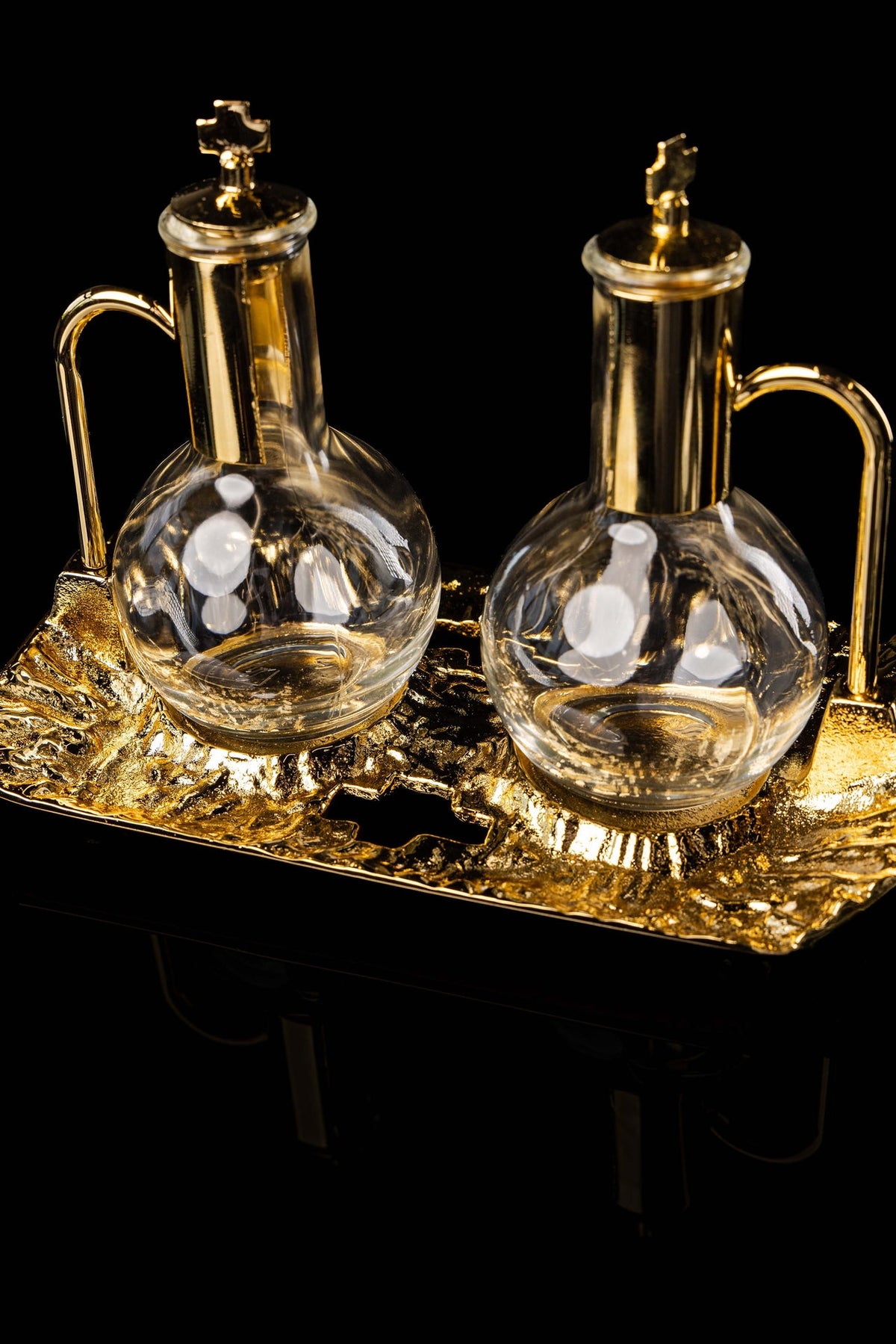 Vinajeras para vino y agua con bandeja bañada en oro, 100 ml