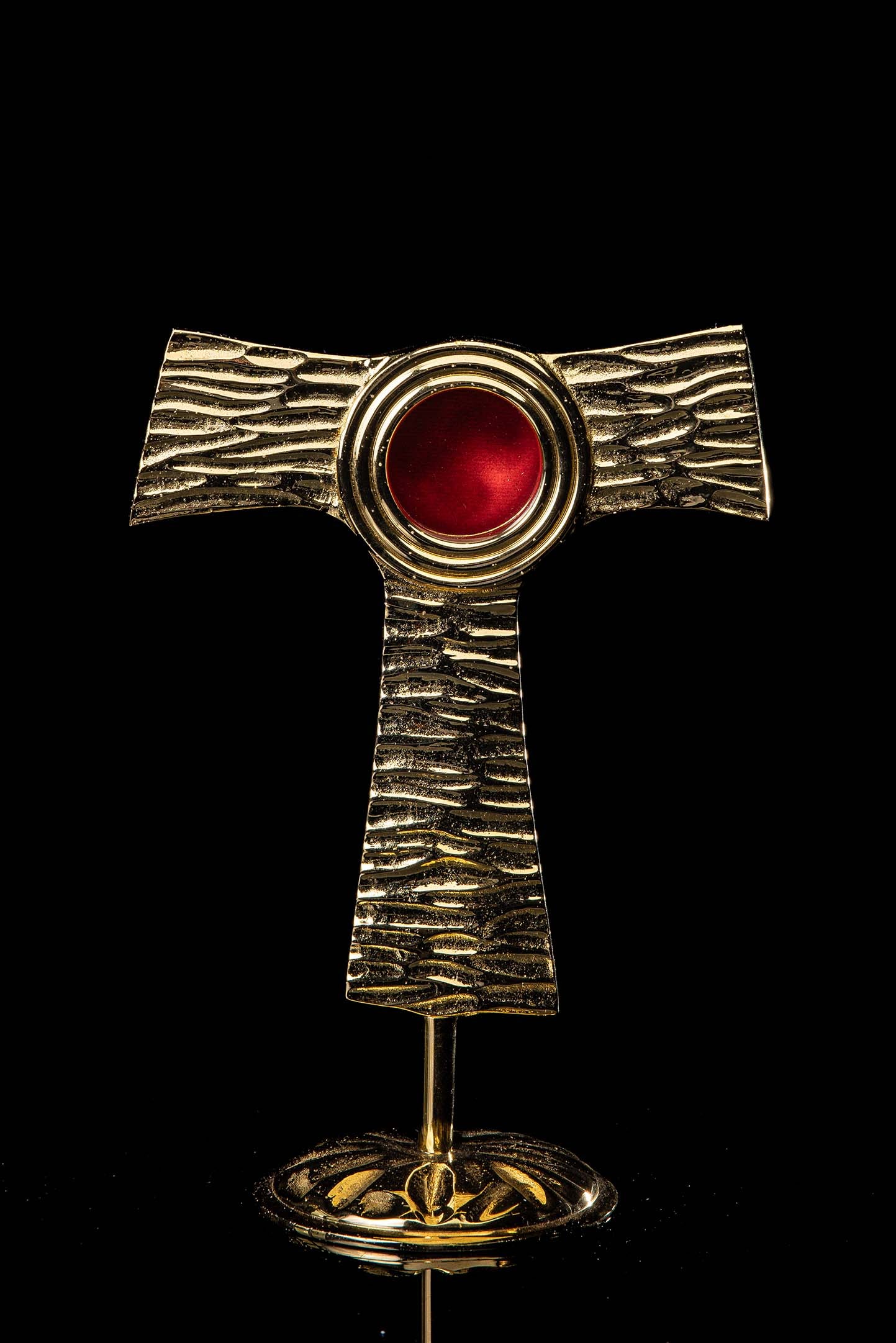 Relicario - cruz - Tau - latón