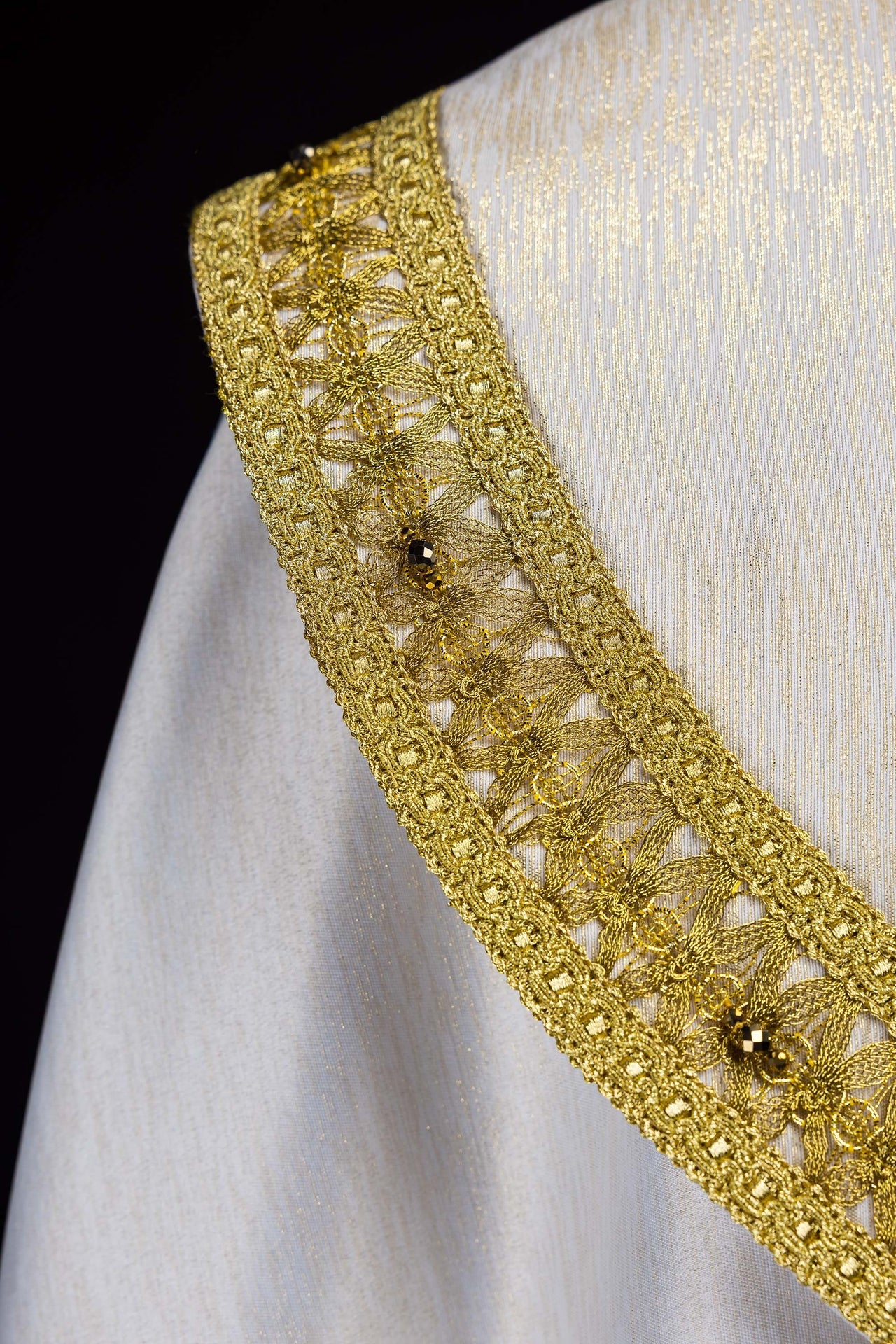 Capa pluvial hecha a mano con piedras naturales Handmade 3018