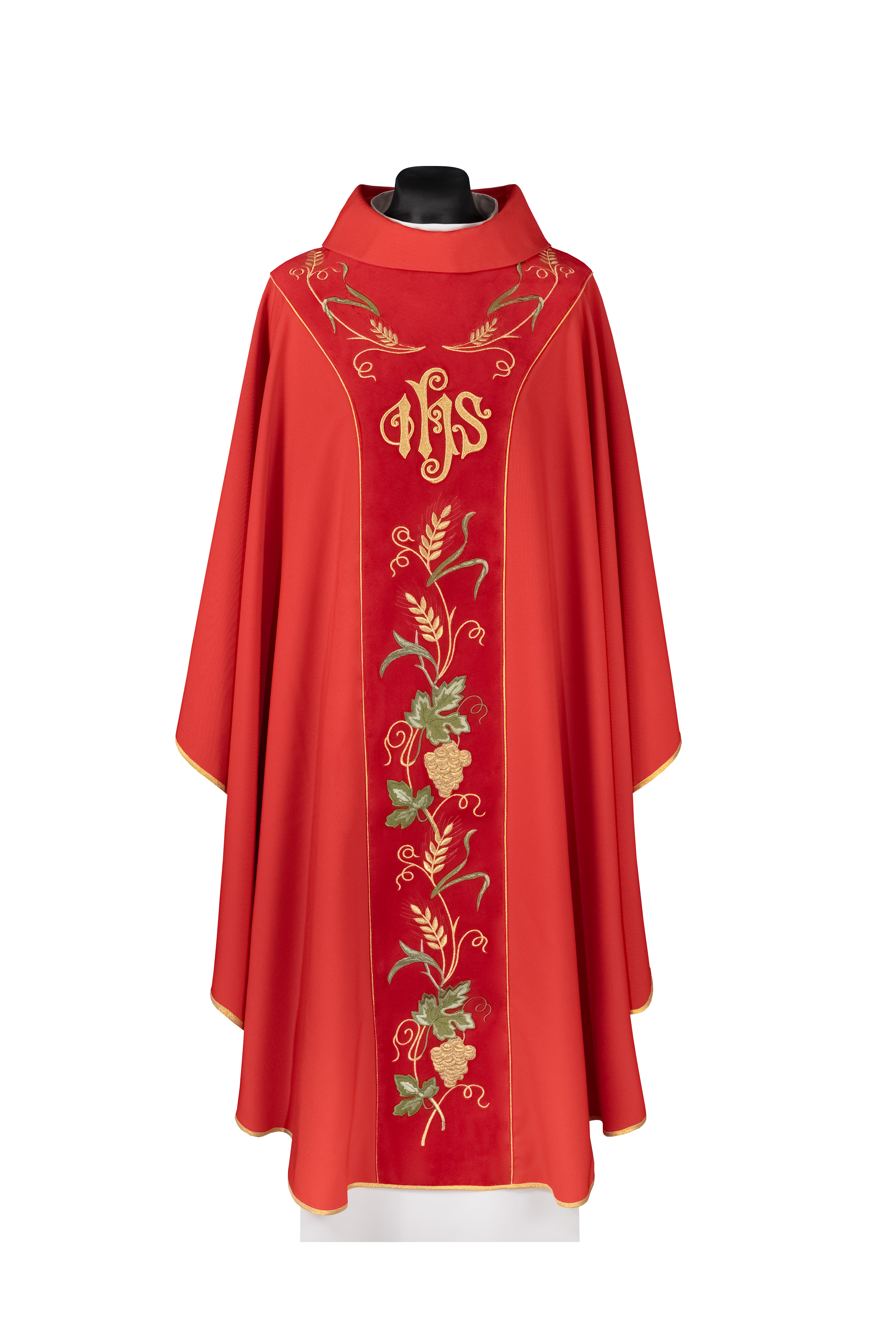Casulla con faja de terciopelo rojo y bordado del símbolo IHS