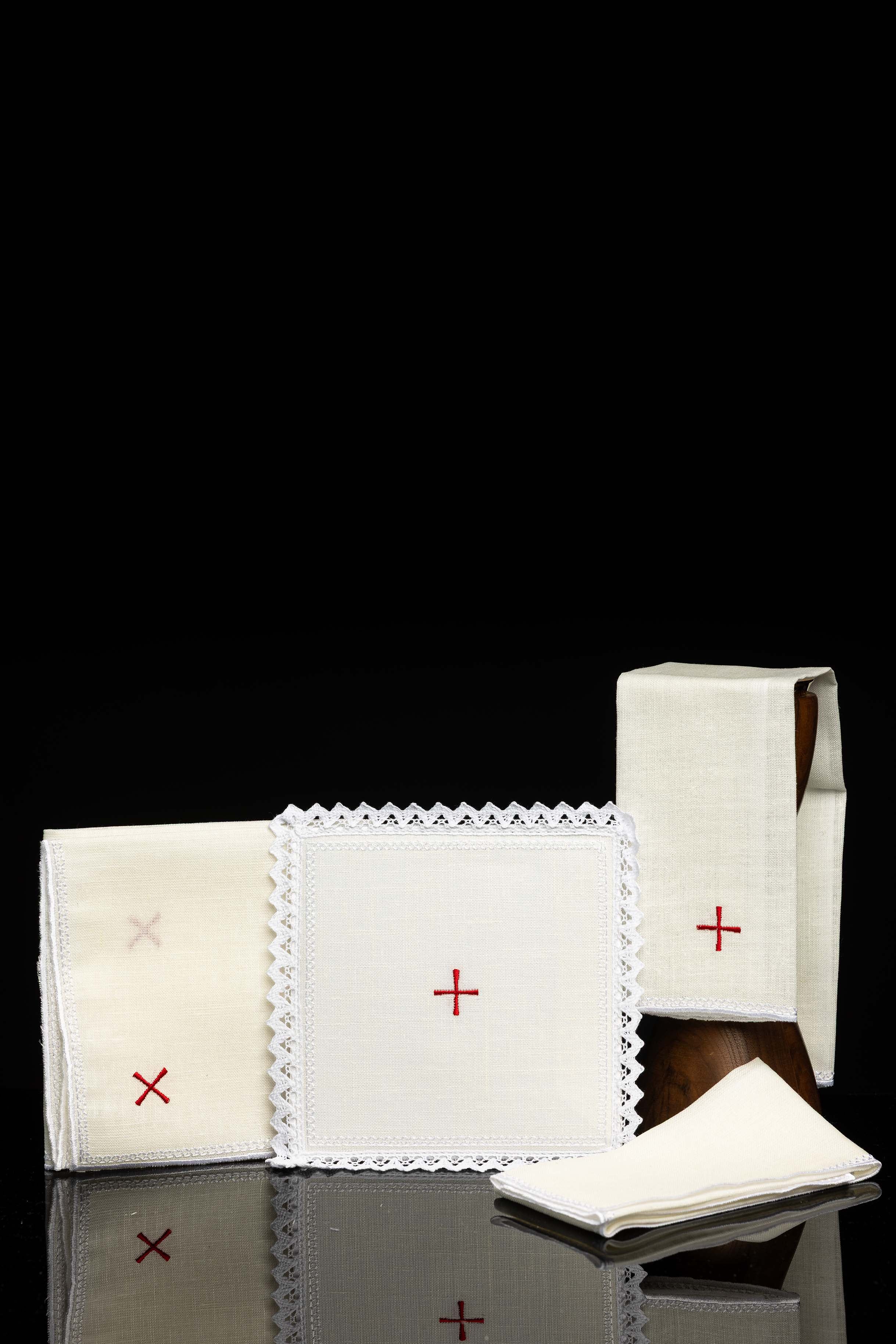 Juego de altar lino bordado