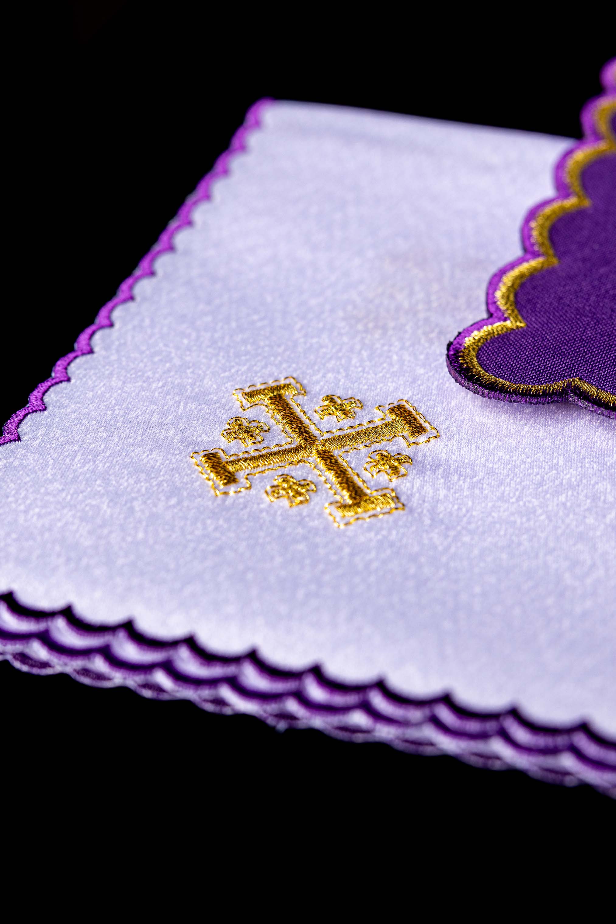 Servicio de altar Cruz de Jerusalén bordada Morado