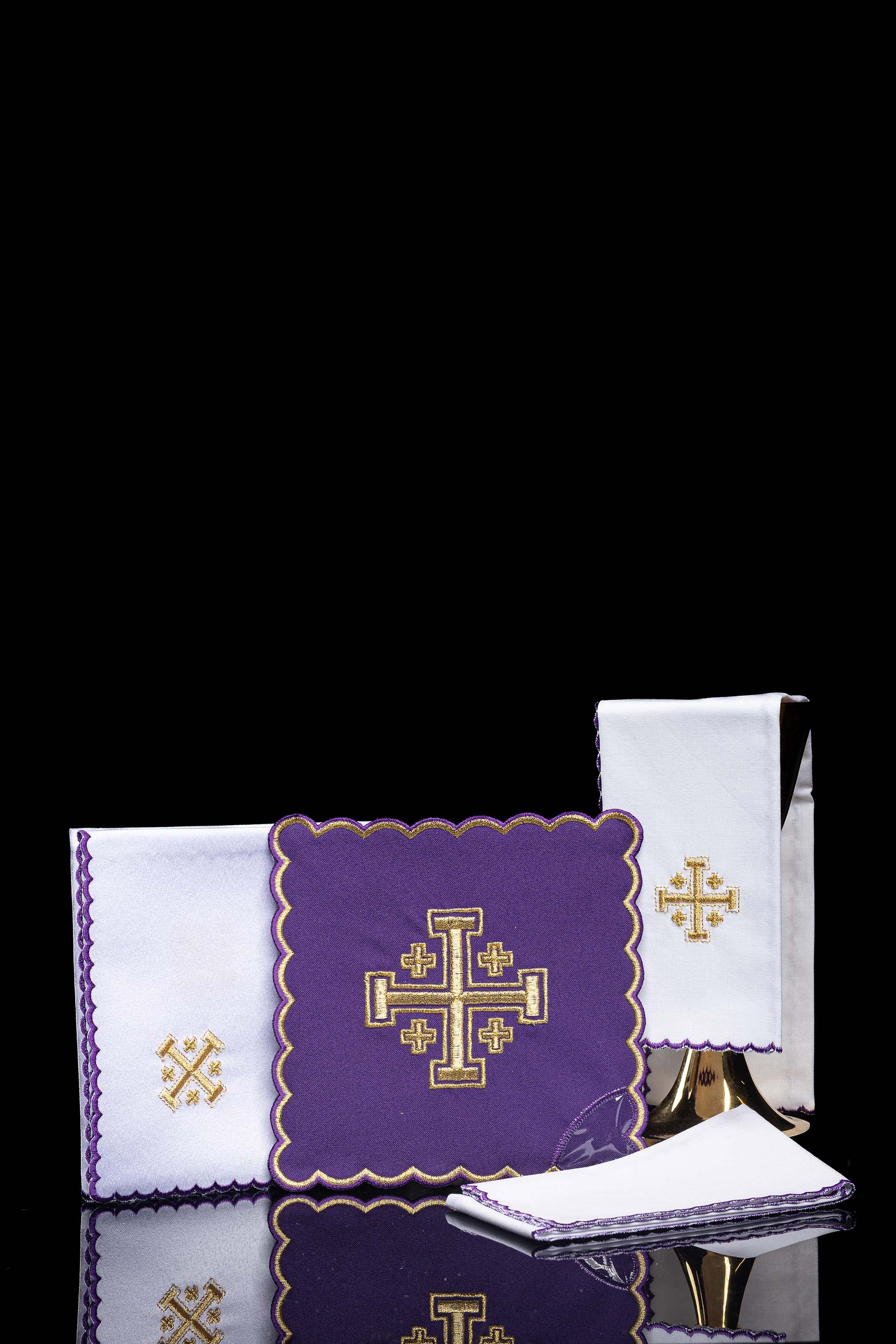 Servicio de altar Cruz de Jerusalén bordada Morado