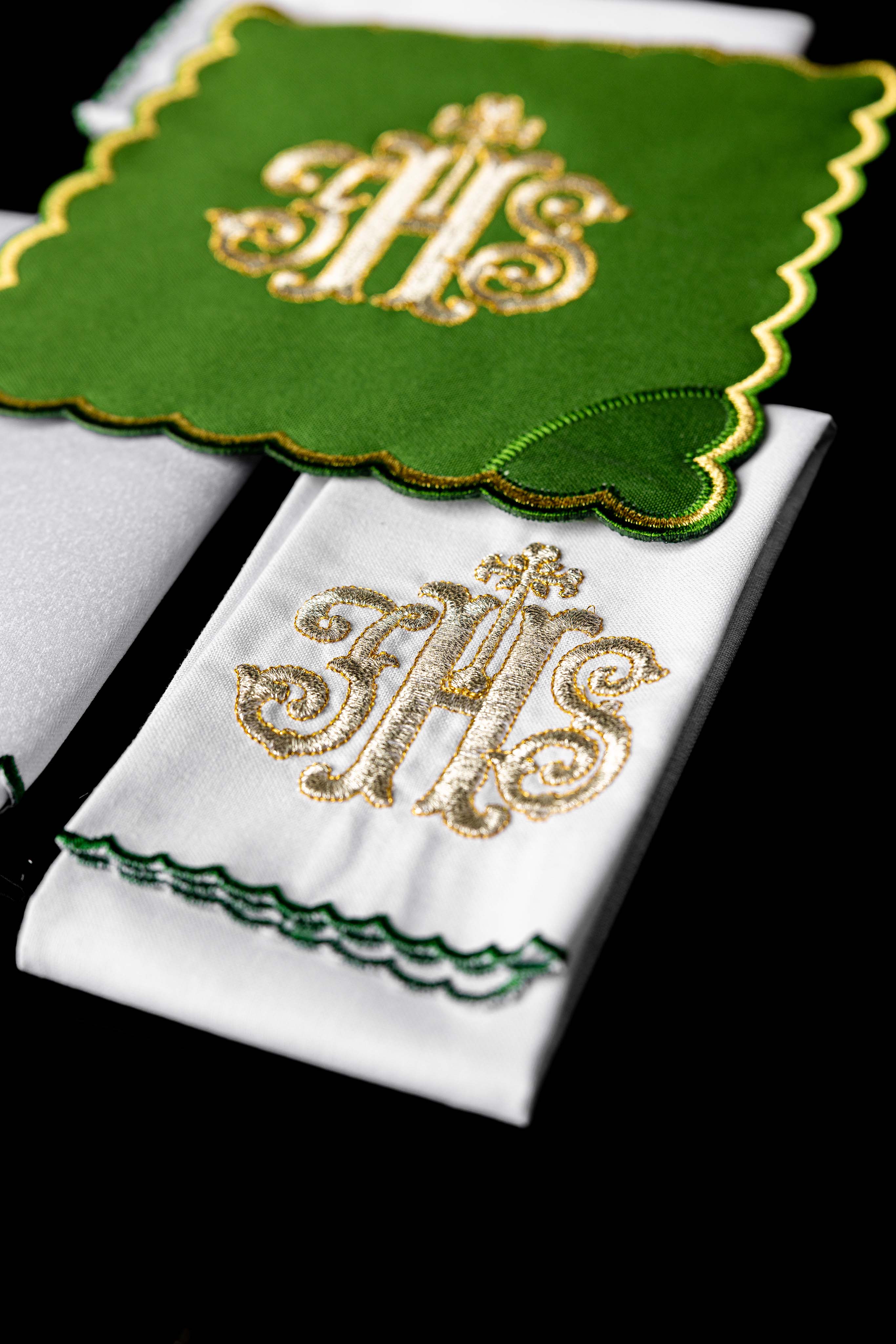 Servicio de altar bordado IHS, palia verde