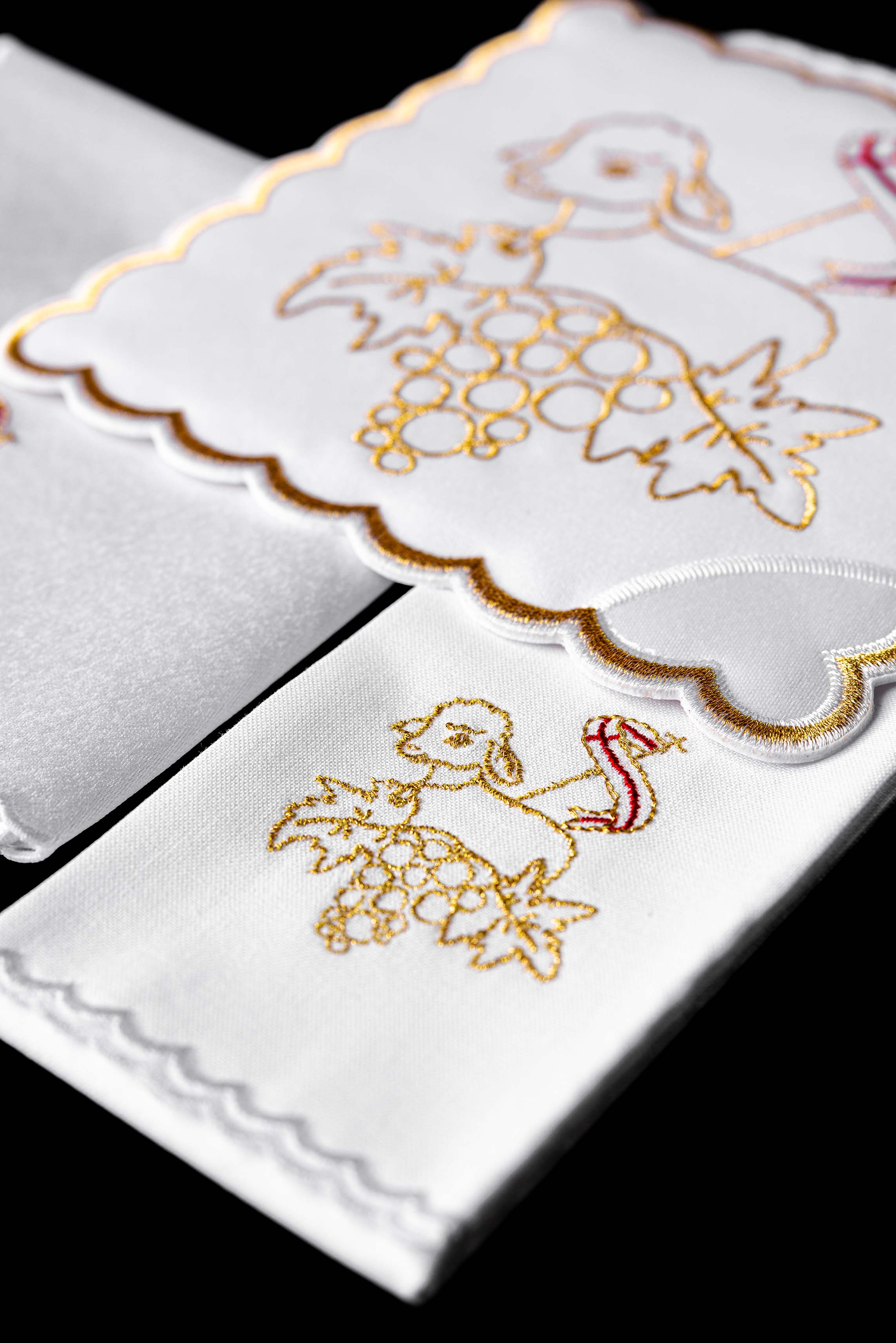 Servicio de altar con bordado Cordero y uvas