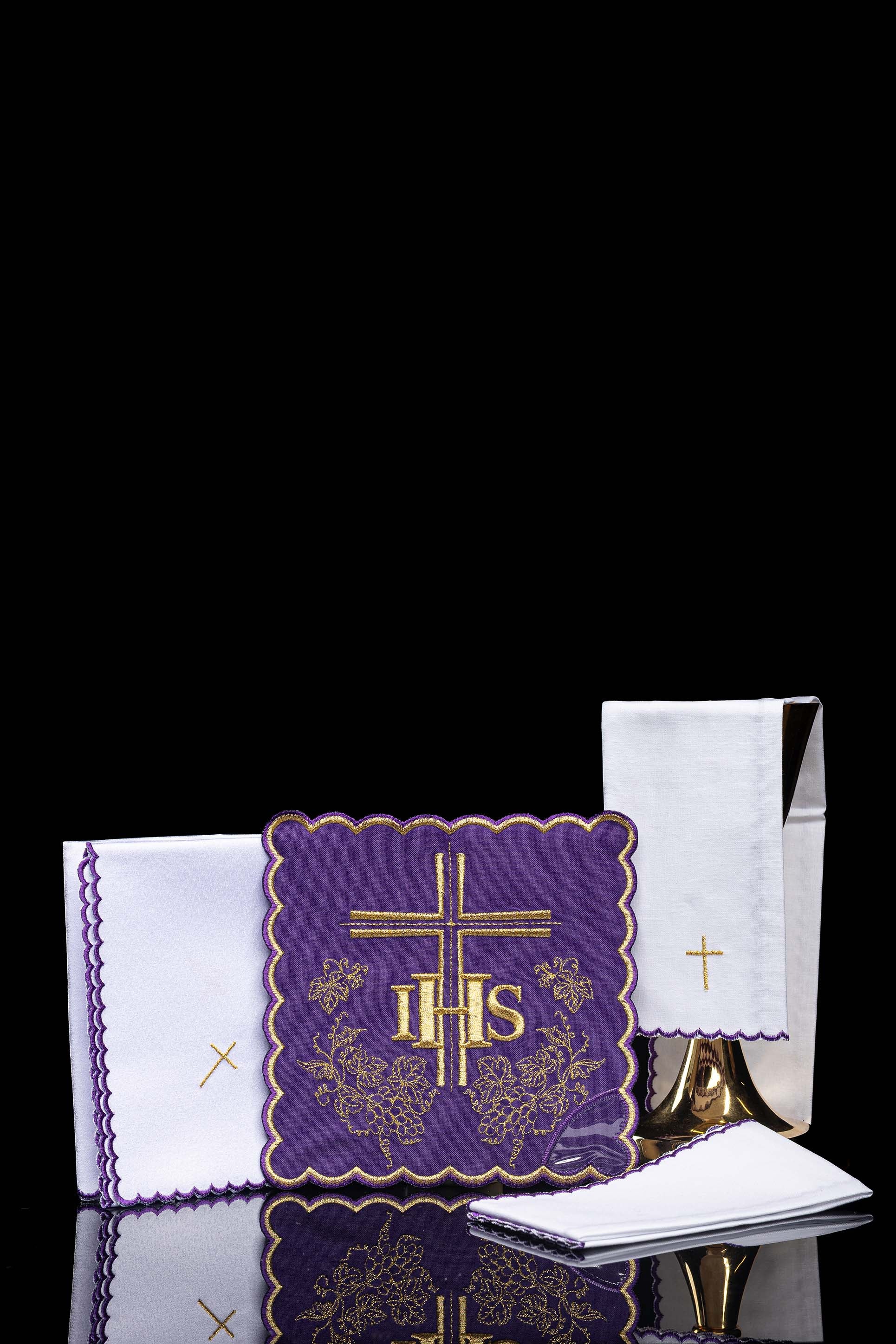 Servicio de altar morado con bordado IHS