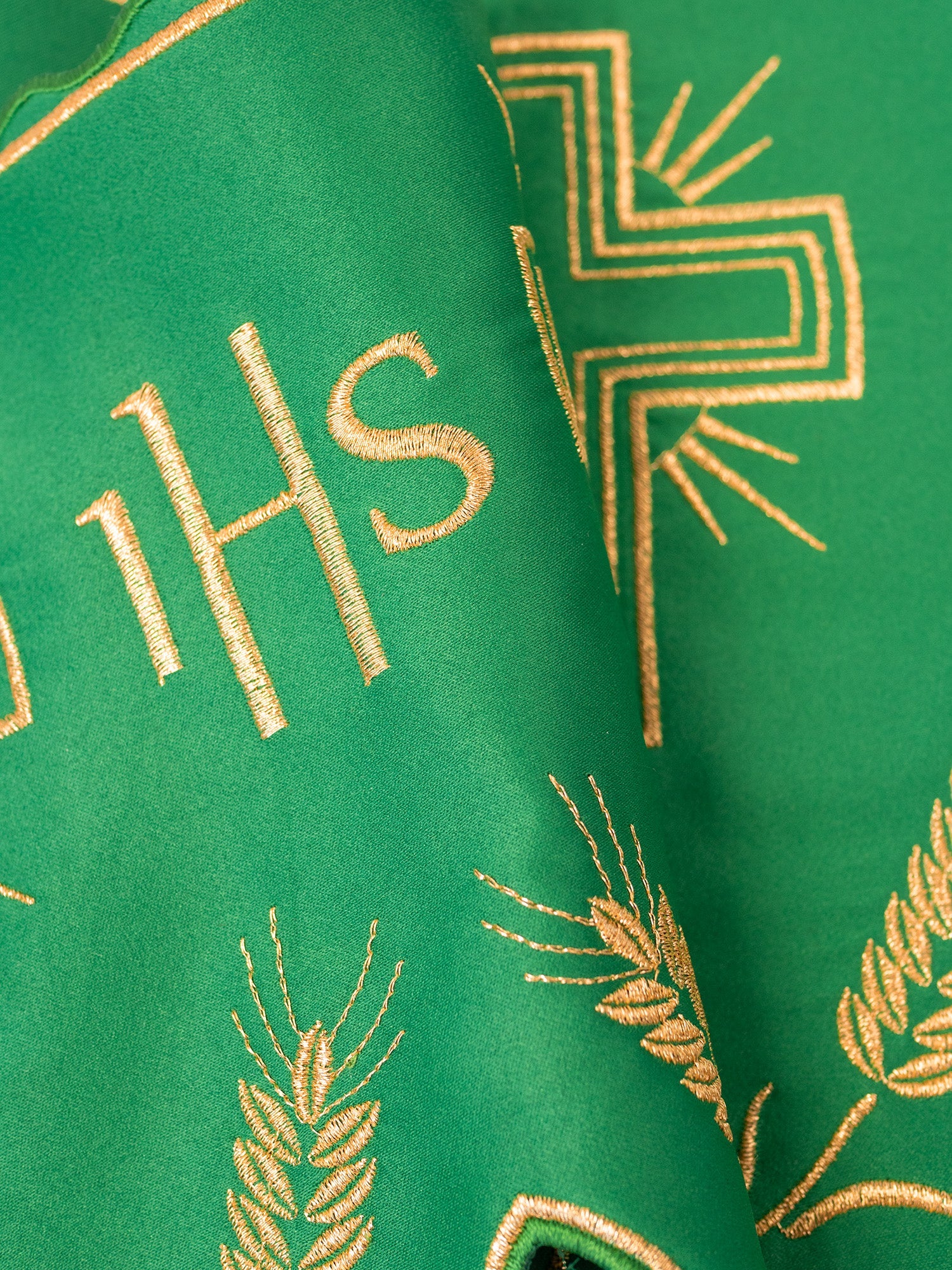 Metraż z monogramem IHS w kolorze ecru z motywem krzyża - ORNATY.PL