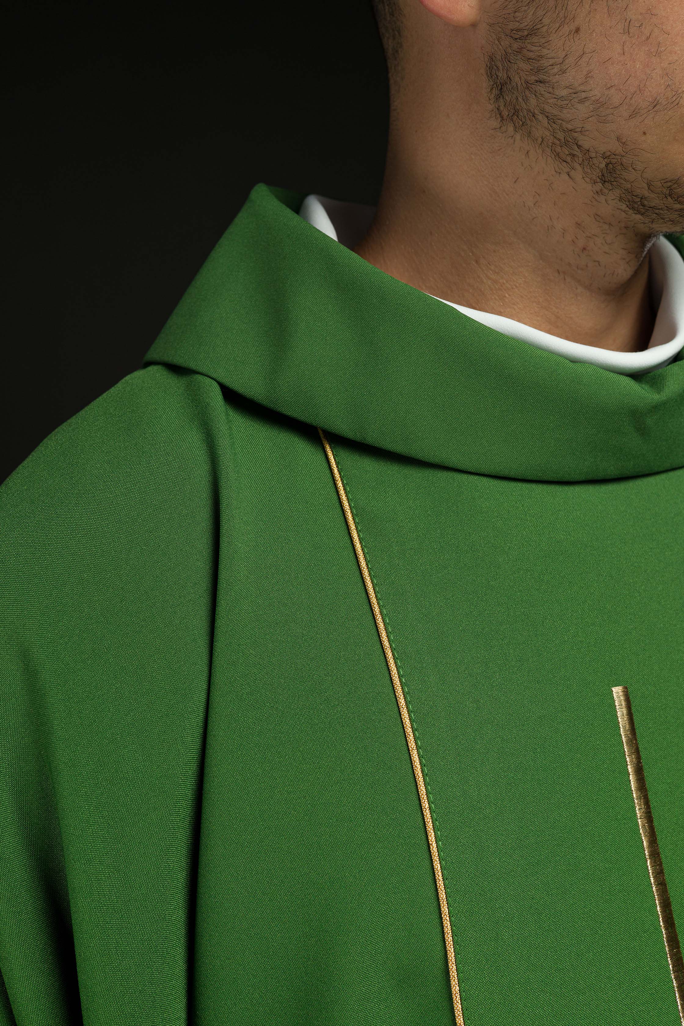 Casulla verde con bordado Cruz y Espigas