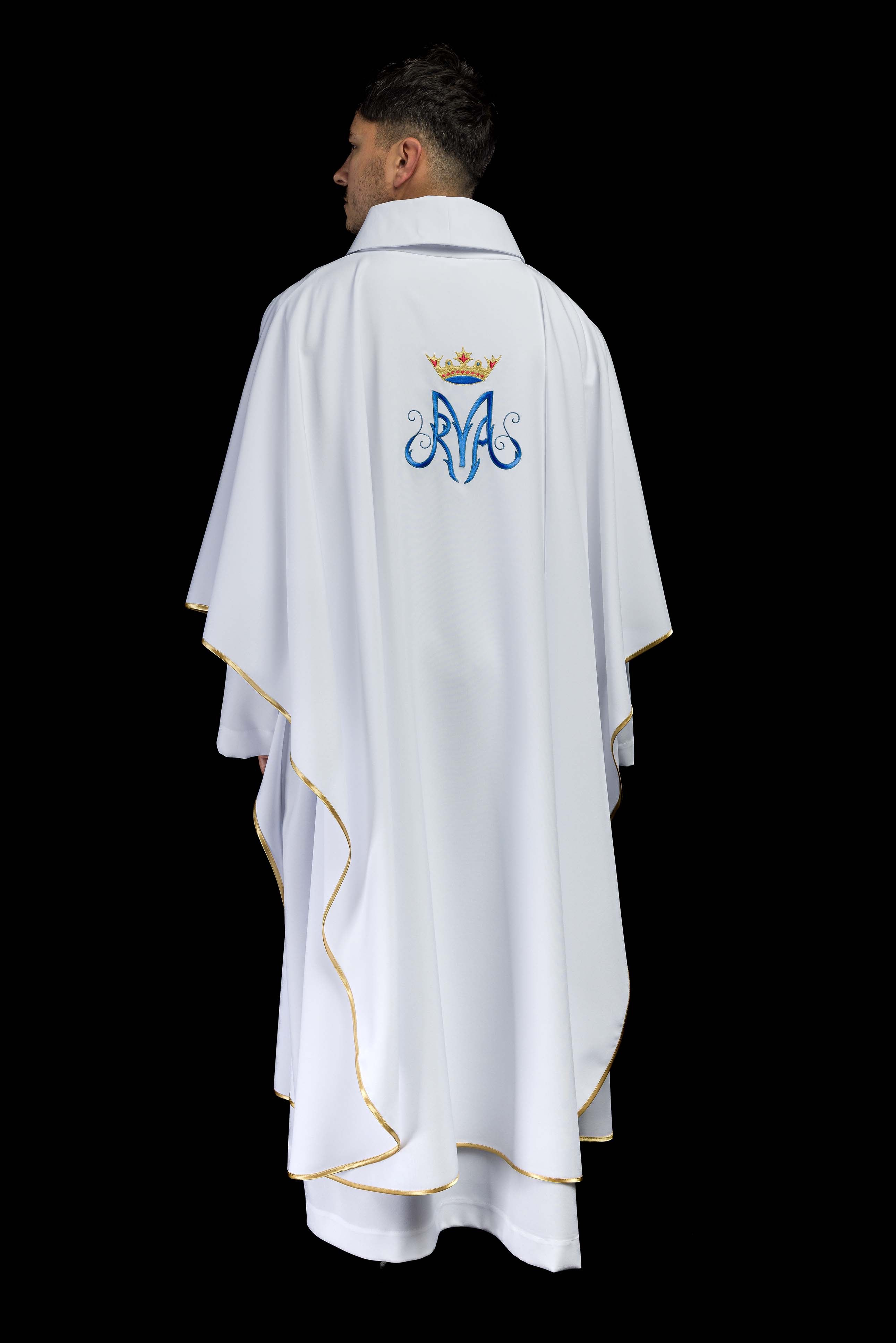 Casulla Mariana blanca con bordado