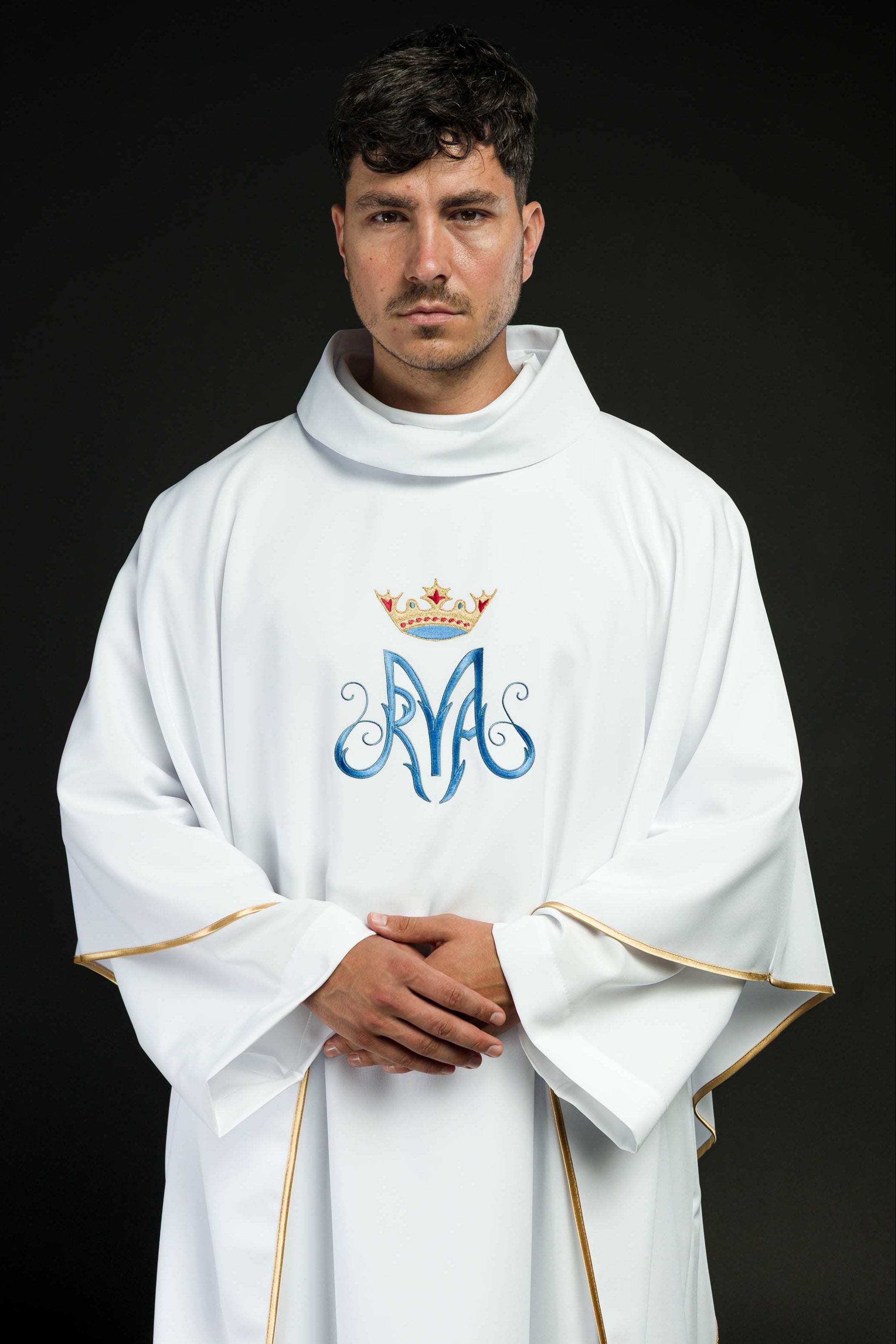 Casulla Mariana blanca con bordado