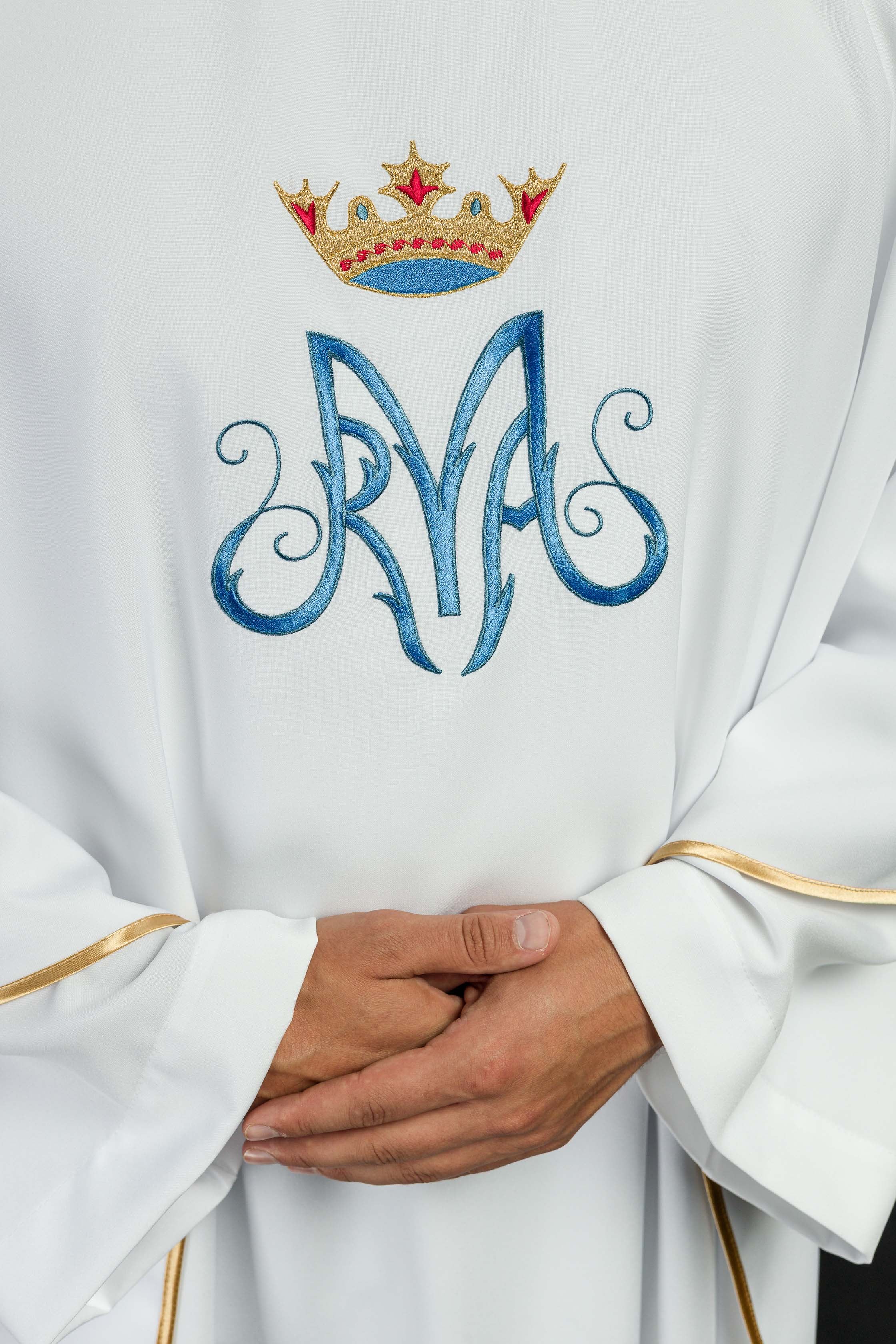 Casulla Mariana blanca con bordado