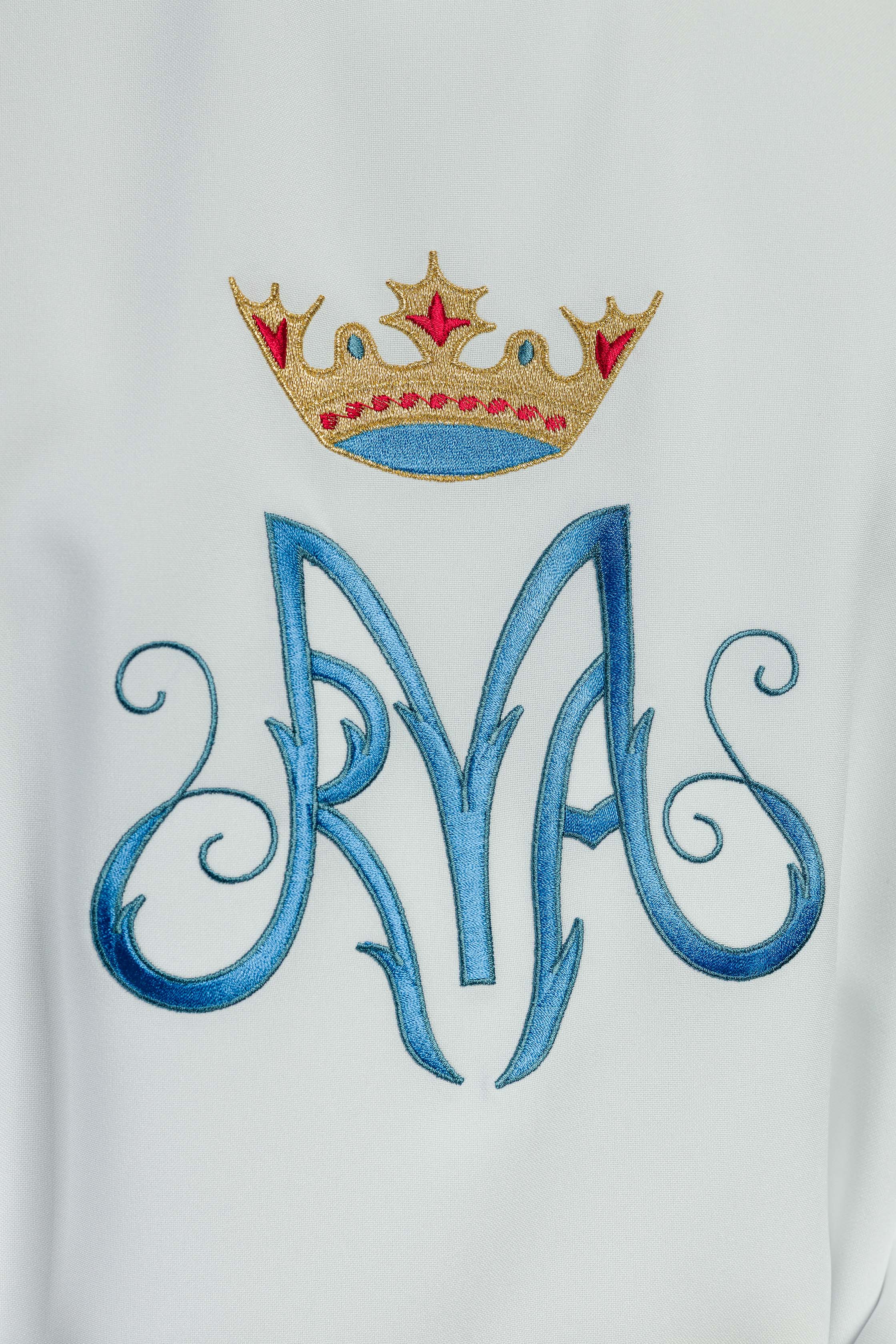 Casulla Mariana blanca con bordado