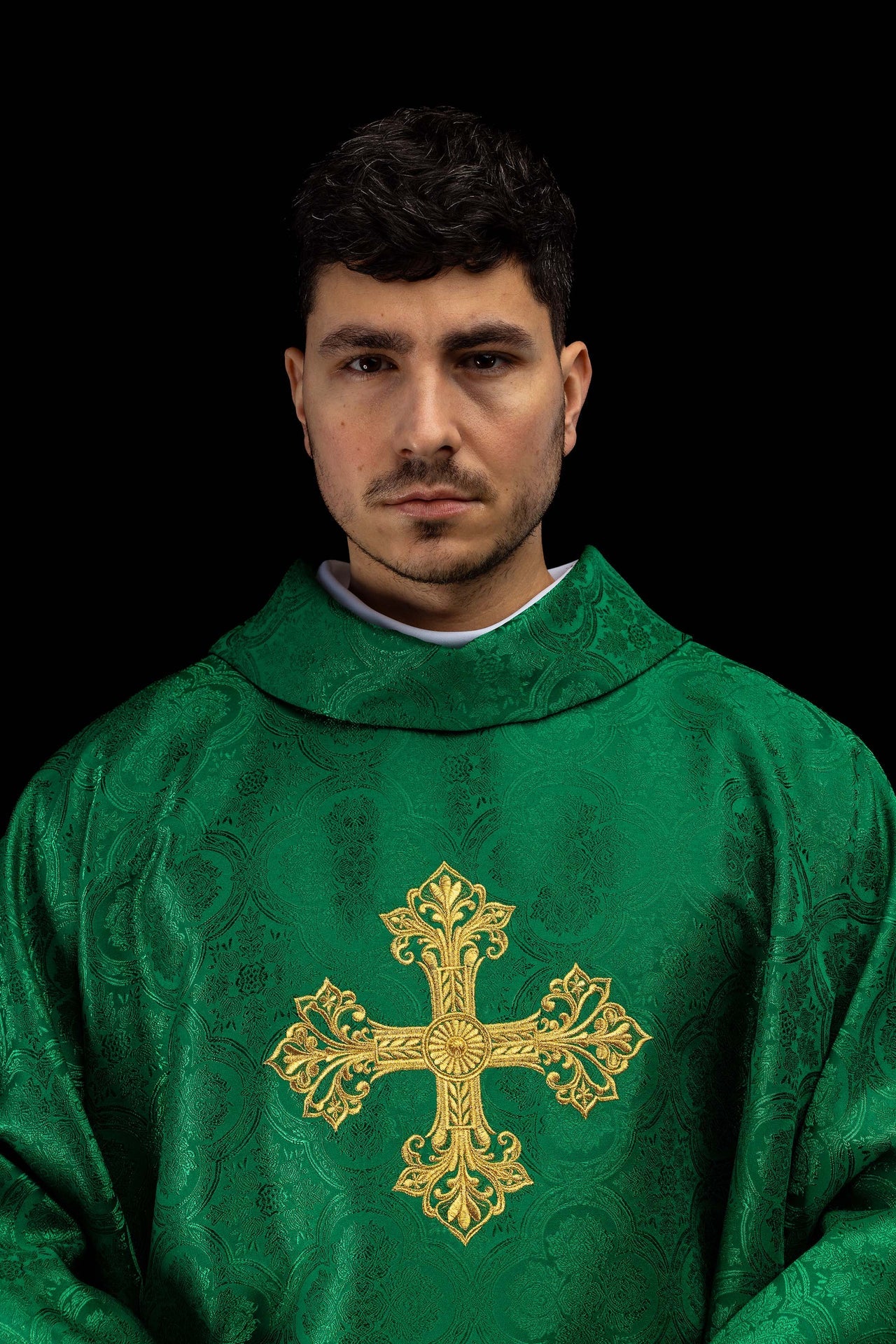 Casulla verde con cruz de tejido jacquard