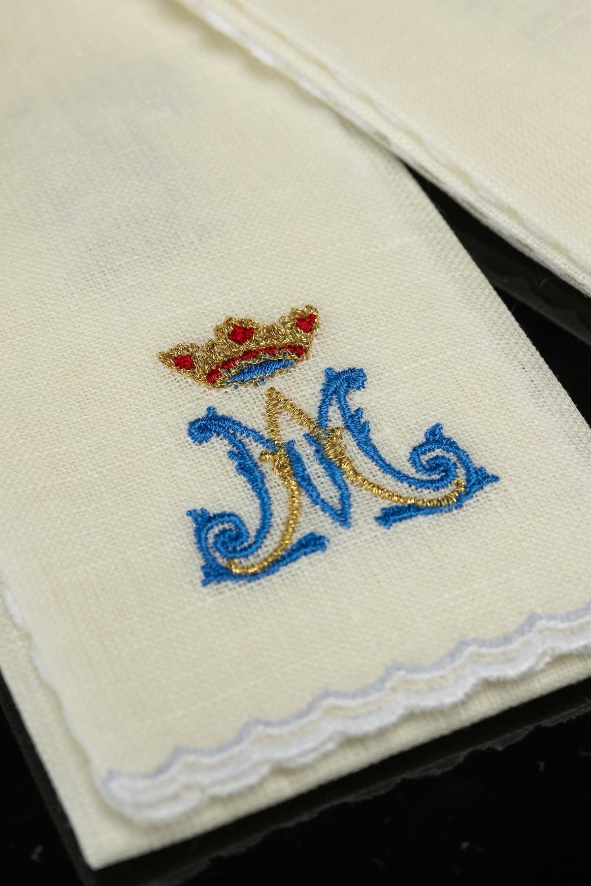 Conjunto de 5 purificadores litúrgicos de lino con bordado mariano