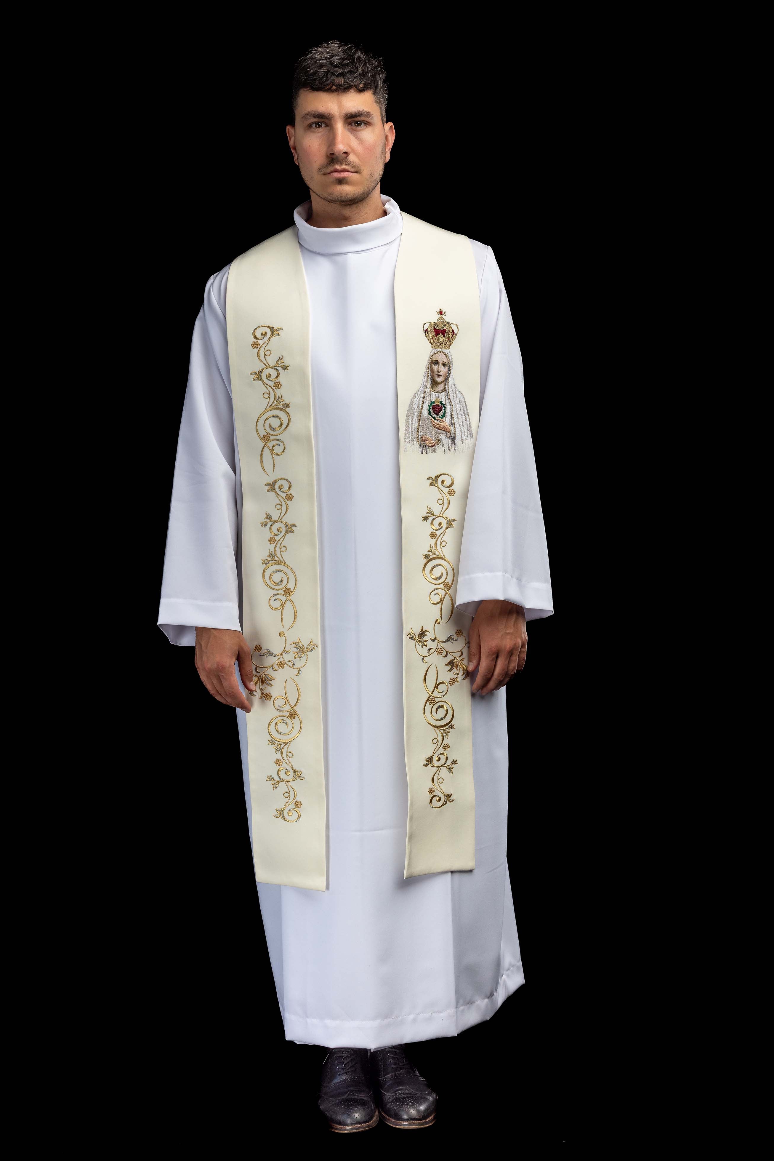 Estola bordada con la imagen de Nuestra Señora de Fátima