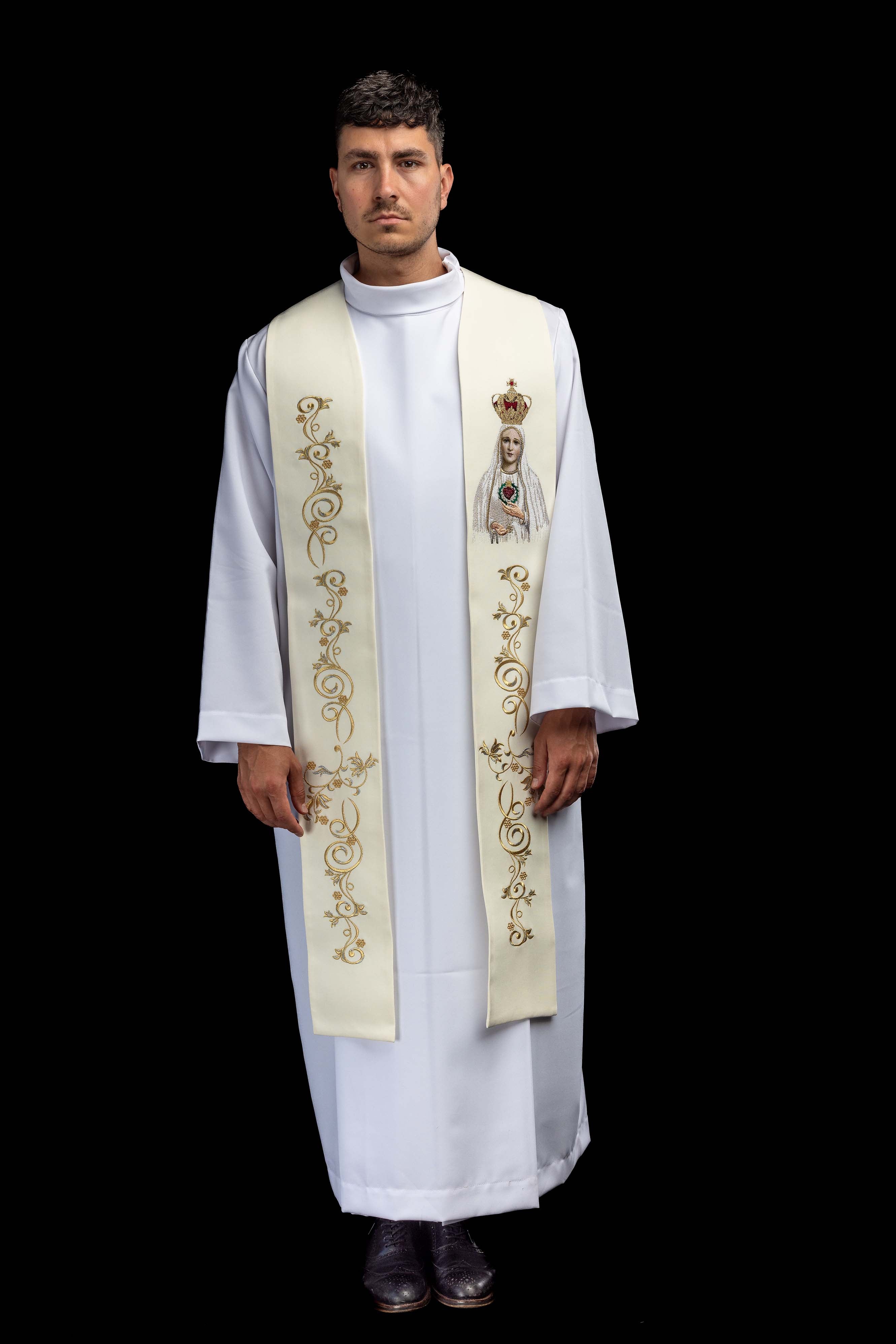 Estola bordada con la imagen de Nuestra Señora de Fátima