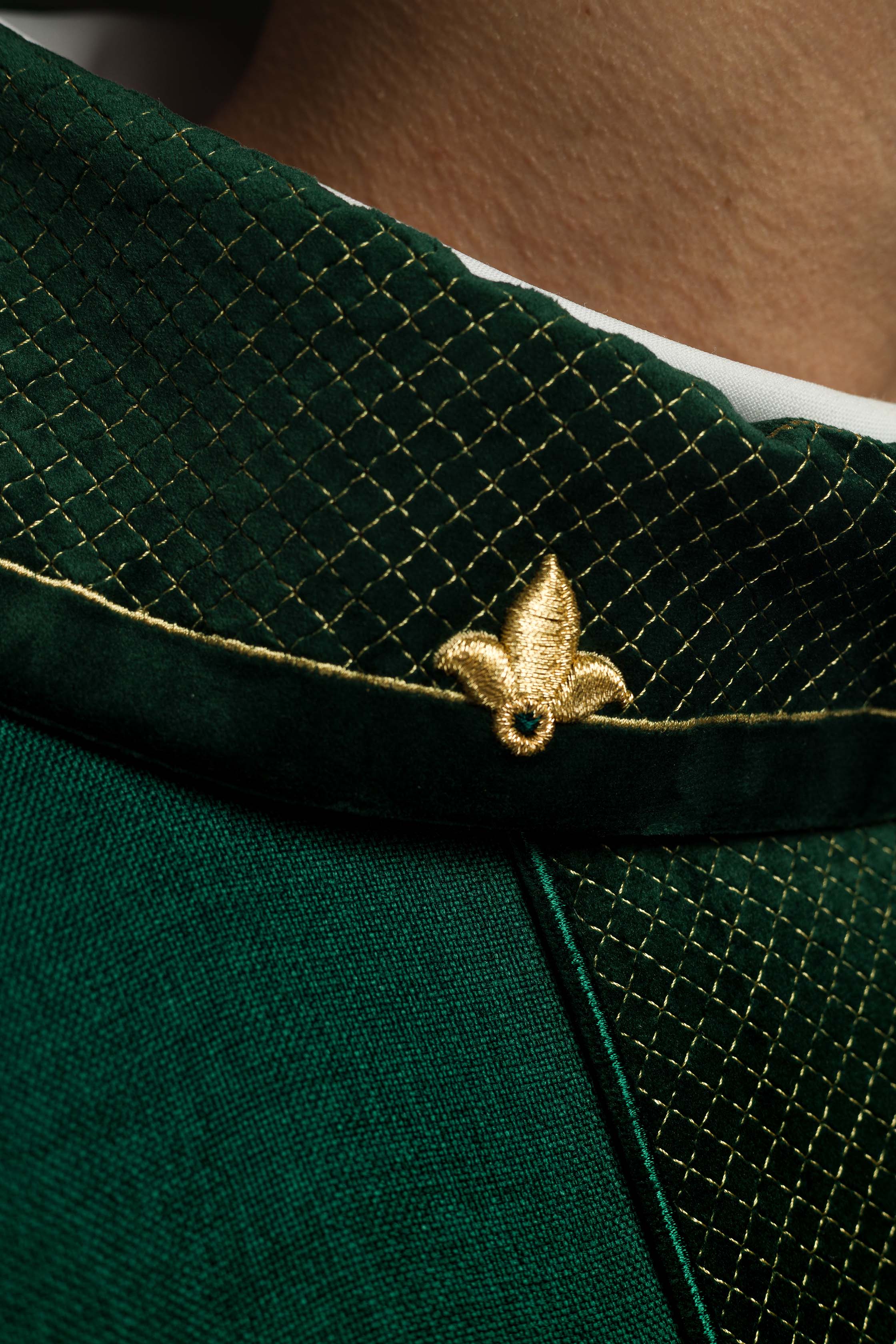 Casulla verde con galón terciopelo ricamente bordado Cruz