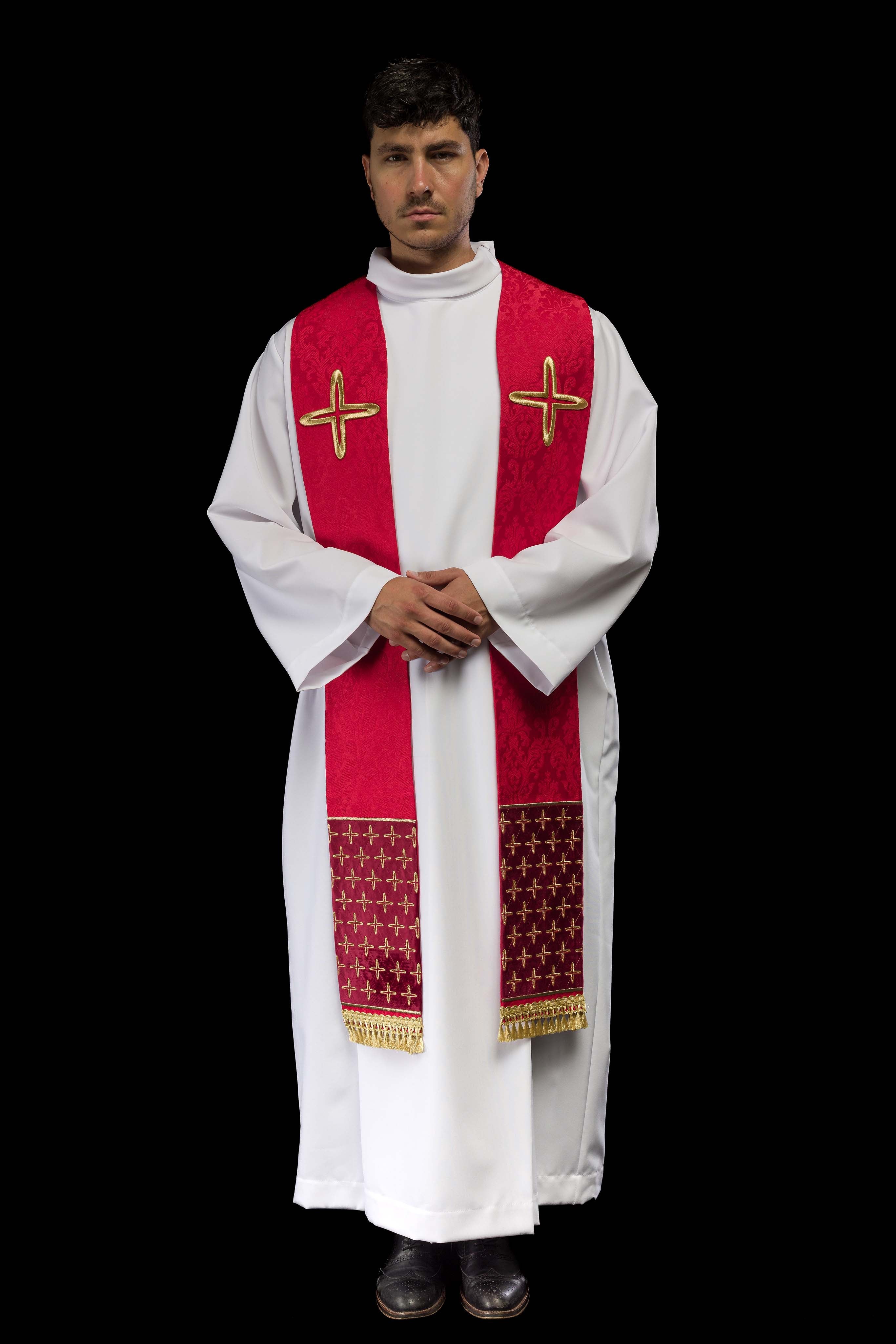 Estola jacquard bordada con motivos de cruces rojo