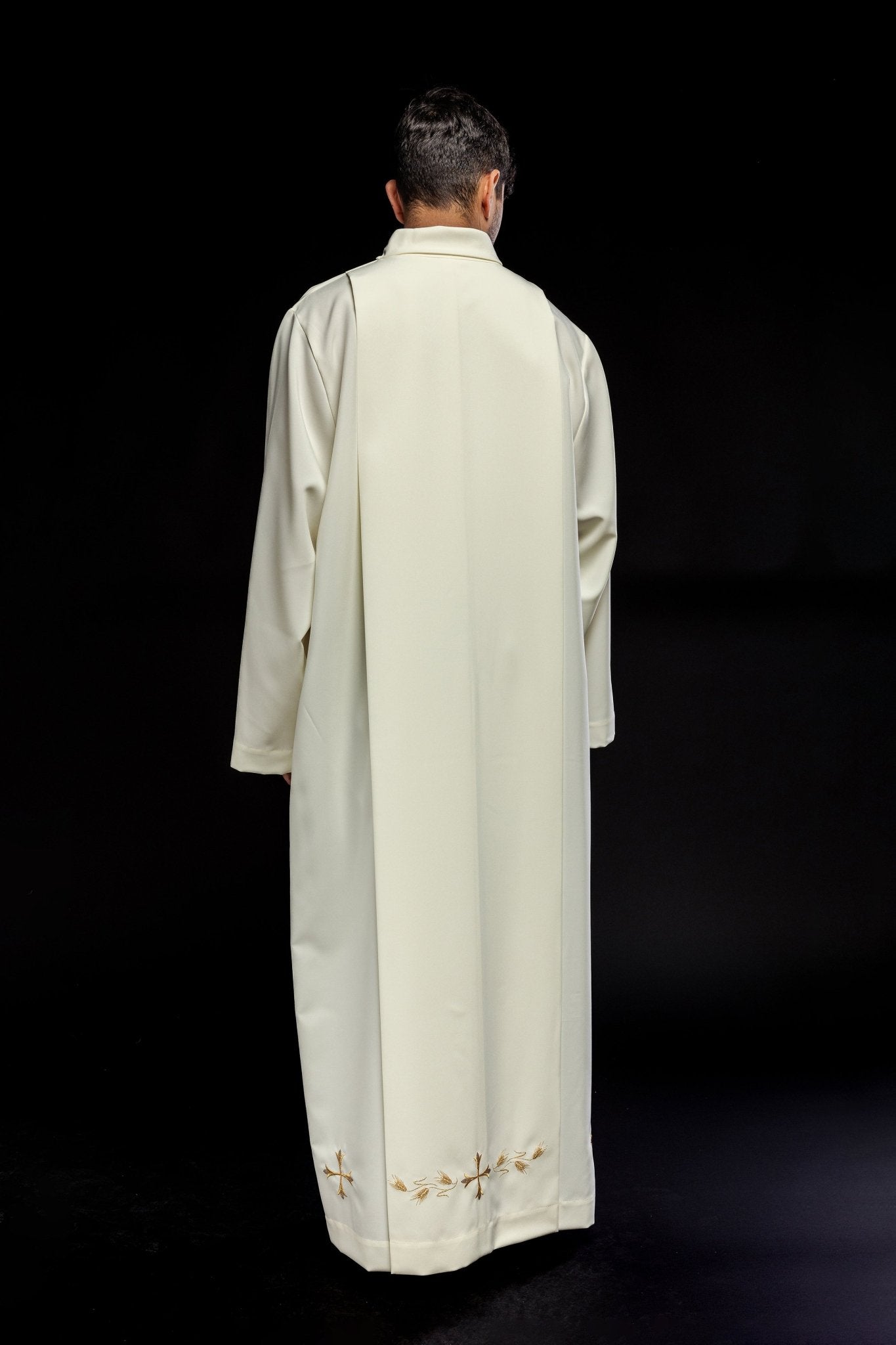Alba lisa color marfil con cuello redondo y cruz bordado KAB/004/05/12 135cm/164cm - CASULLAS.ES