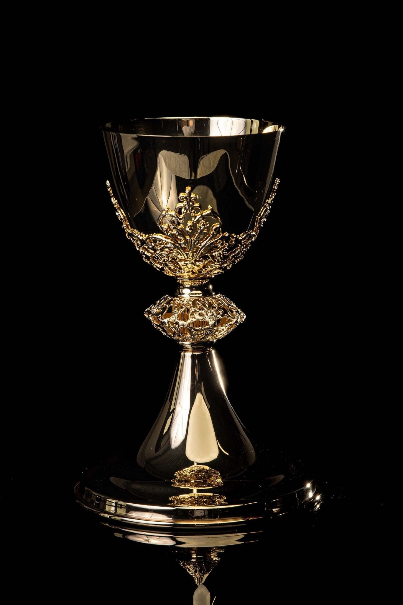Cáliz litúrgico de latón dorado hecho a mano LB/KL/002/Z 19CM - CASULLAS.ES
