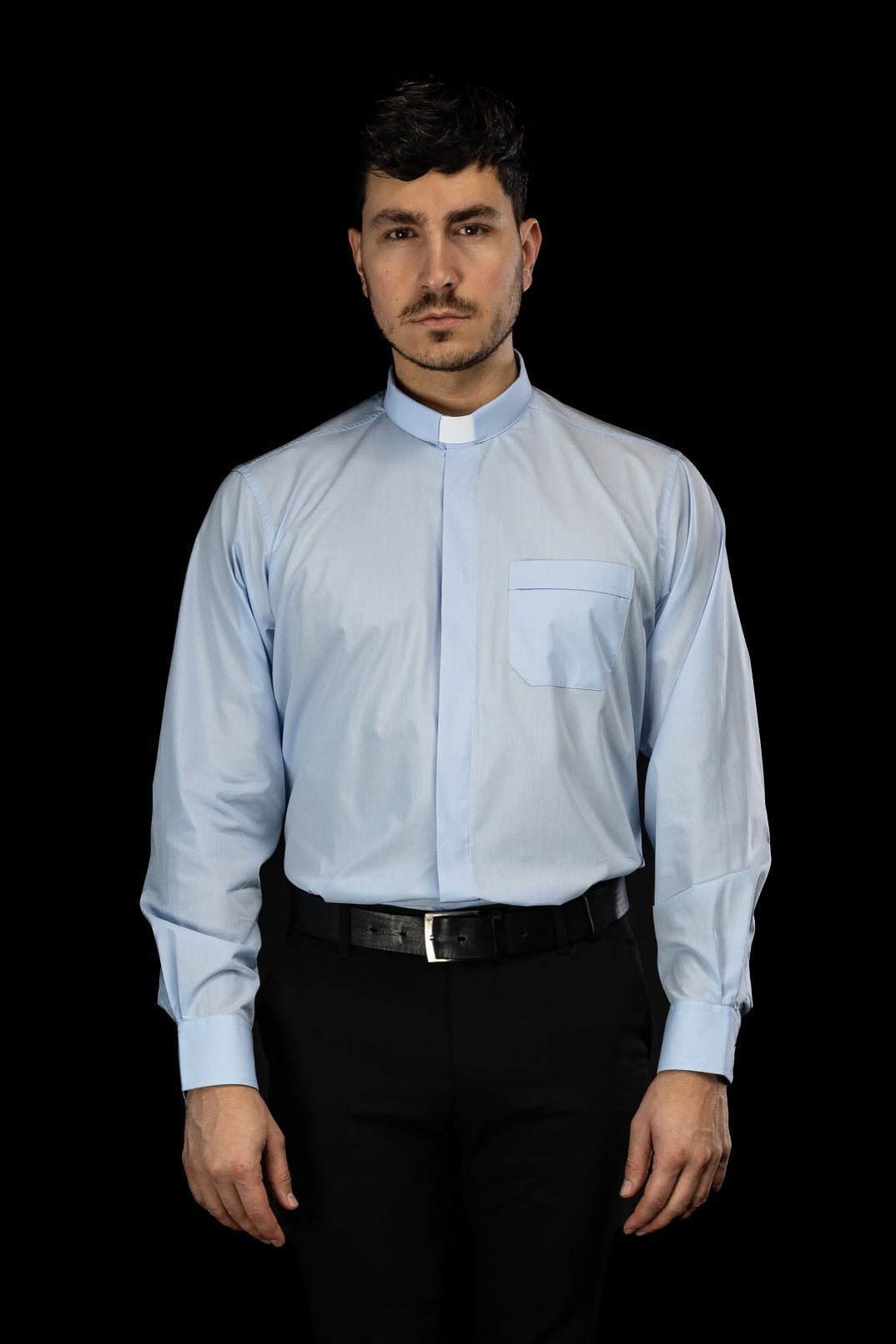 Camisa clerical azul de manga larga con alzacuello KSZ/001/223/DR/38 - CASULLAS.ES