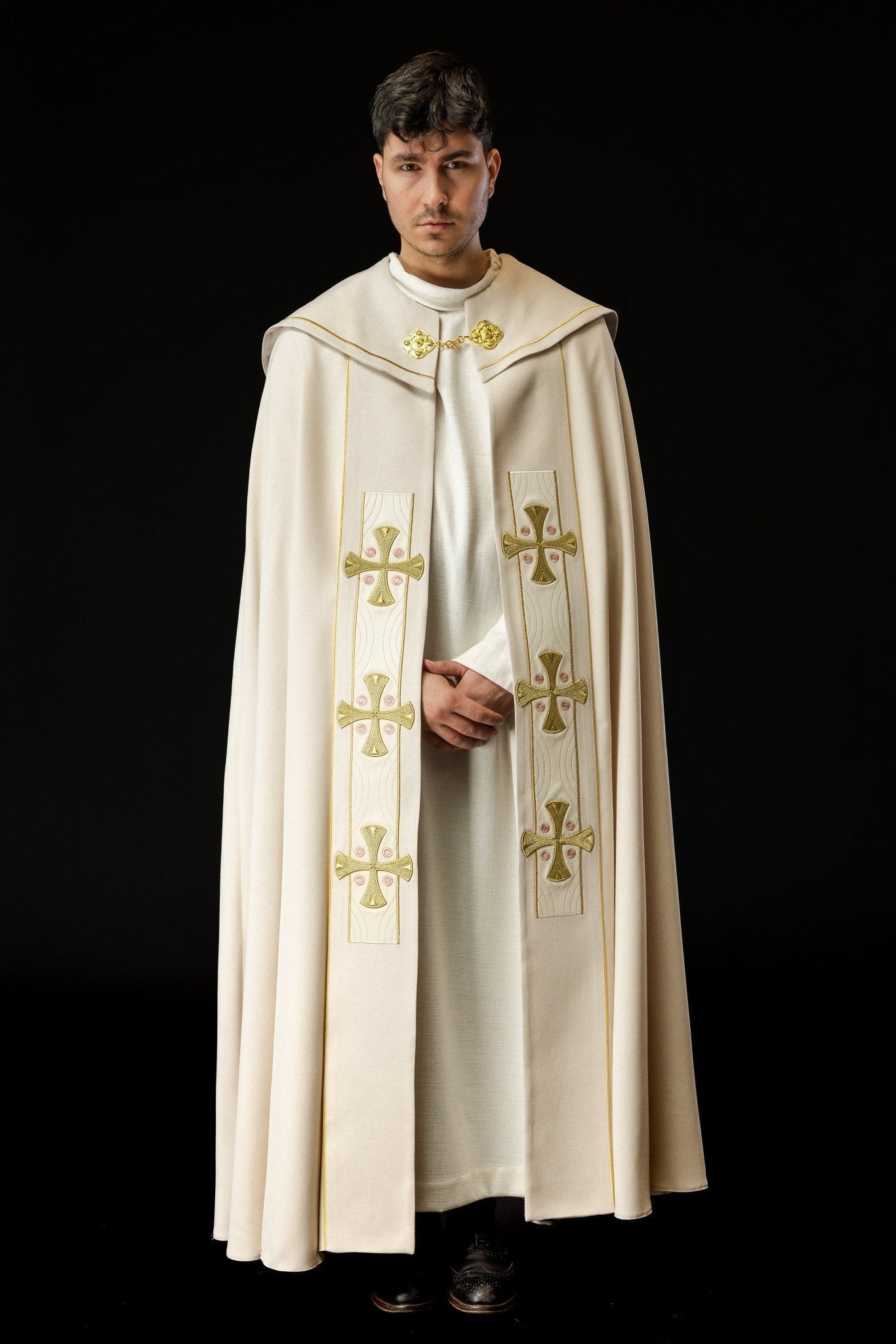 Capa con cruces doradas bordadas y terciopelo ecru S - 3068 - 05 - 70 150cm - CASULLAS.ES