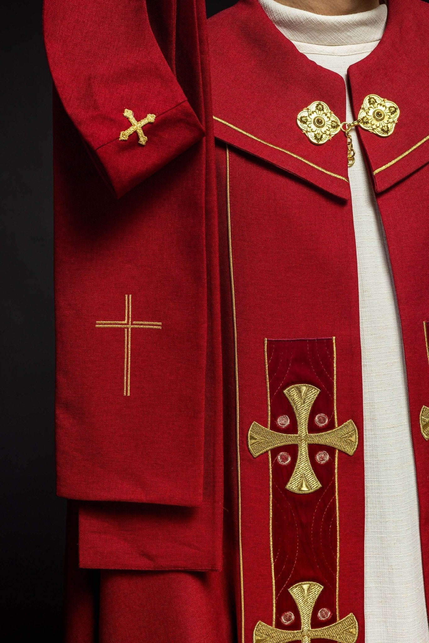 Capa en cruces de oro bordadas con terciopelo rojo S - 3068 - 02 - 70 150cm - CASULLAS.ES