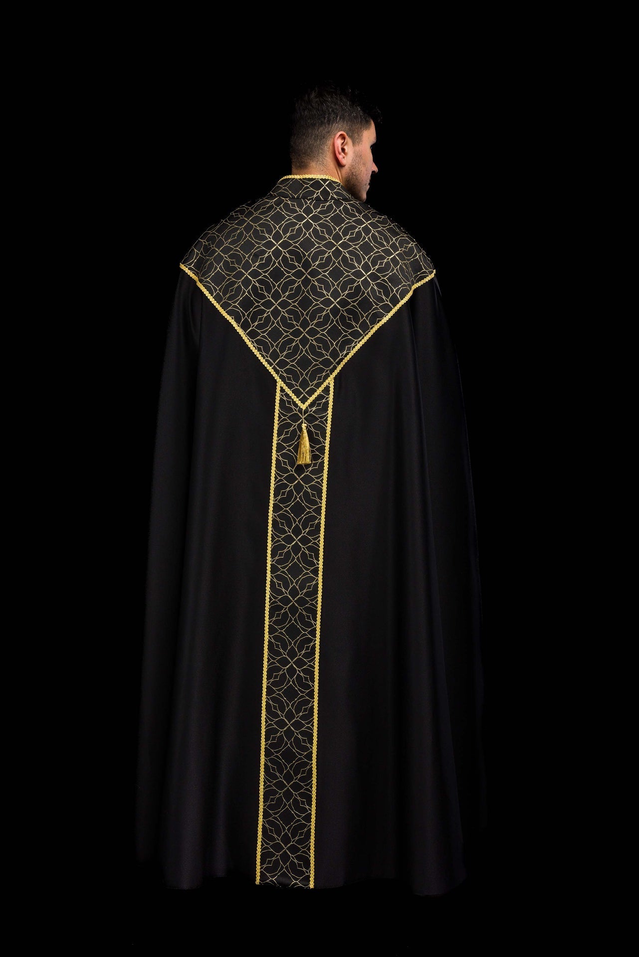 Capa pluvial bordada decorada con tejido jacquard negro KKP/163/07/20 145cm - CASULLAS.ES