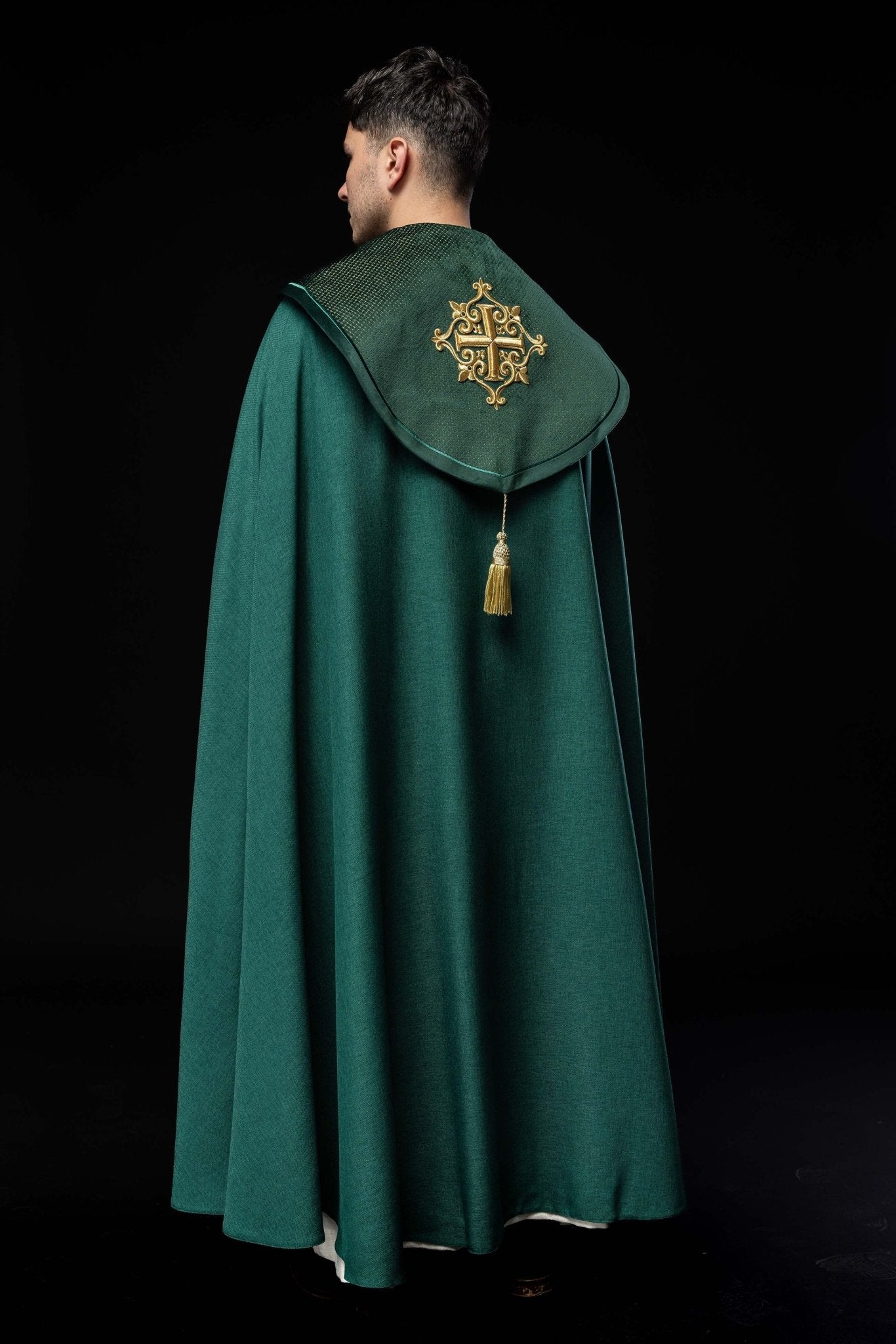 Capa pluvial terciopelo verde con bordado Cruces LE/3029/01 145 cm - CASULLAS.ES