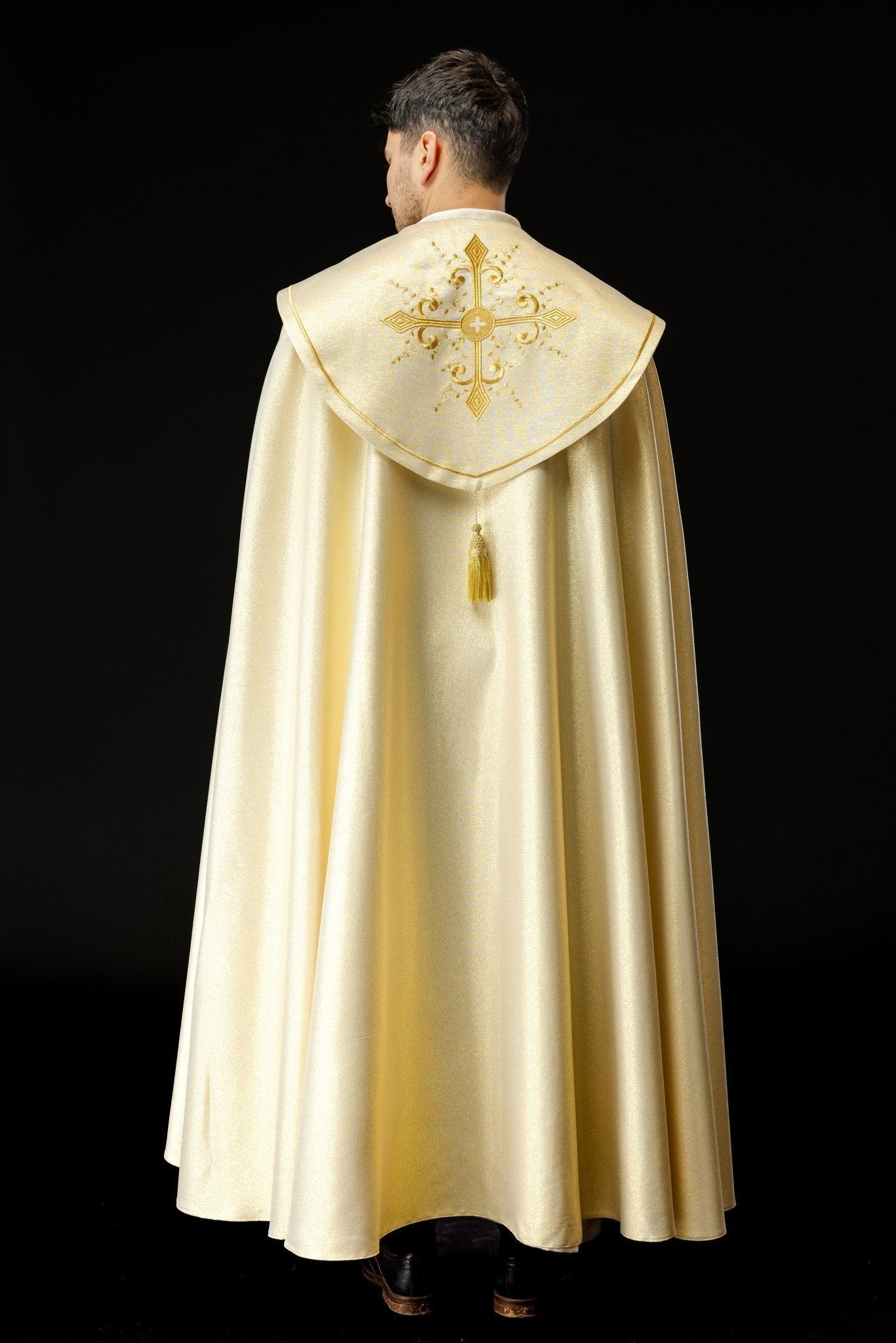 Capilla litúrgica bordada en oro KKP/024/10/37 ZŁOTY POMPON 145 cm - CASULLAS.ES