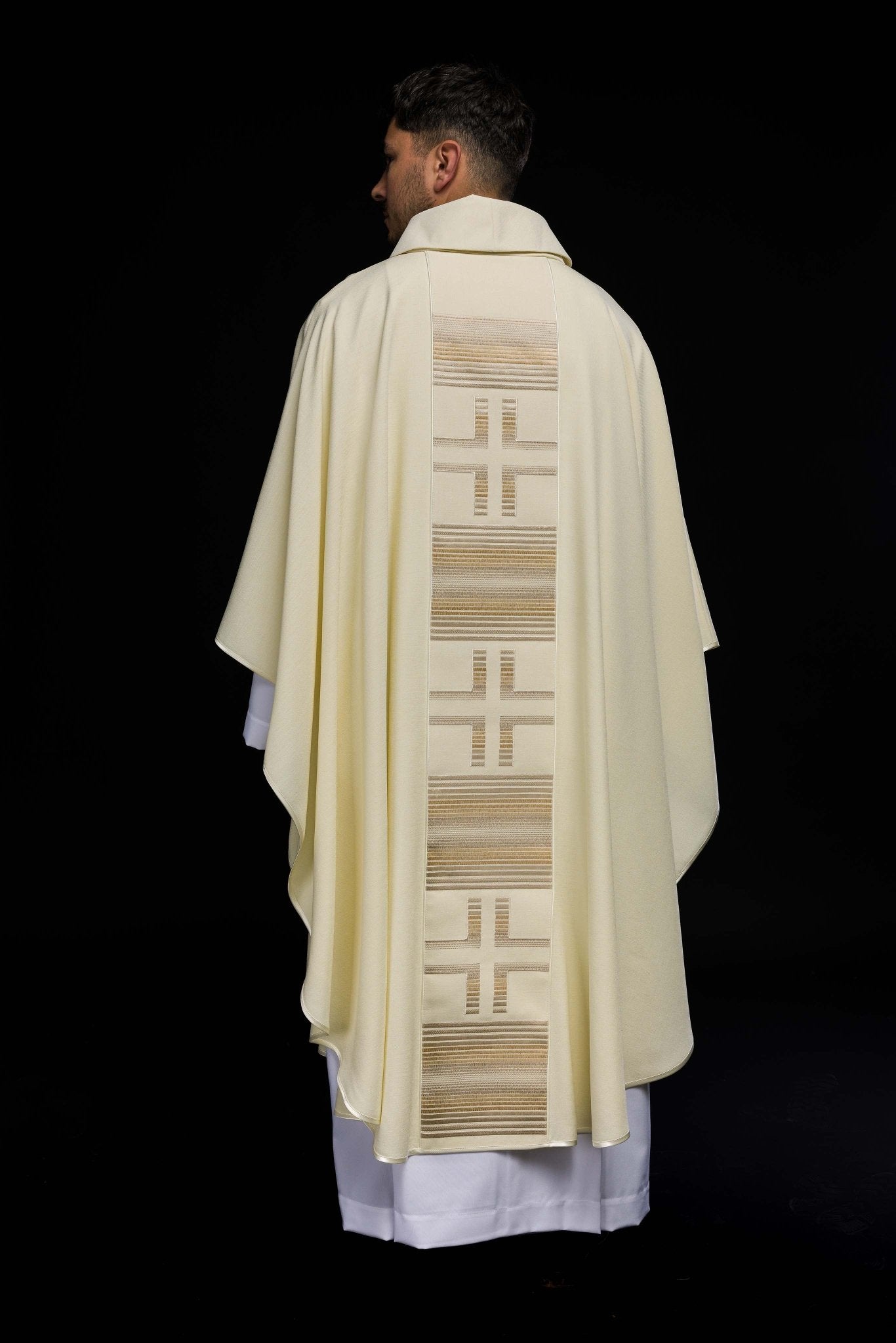 Casulla bordada con cruces en color marfil HA7032 - 05 ECRU - CASULLAS.ES