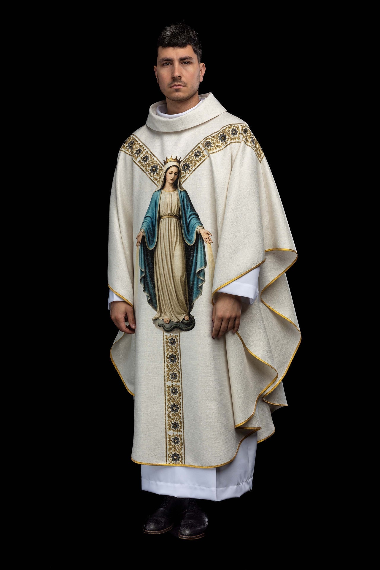 Casulla estampada con la imagen de la Inmaculada Concepción KOD/7007/05/40 - CASULLAS.ES