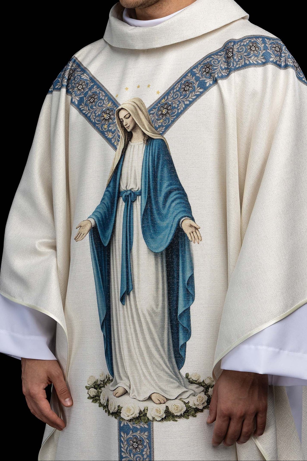 Casulla estampada con la imagen de la Inmaculada Concepción KOD/7006/05/40 - CASULLAS.ES