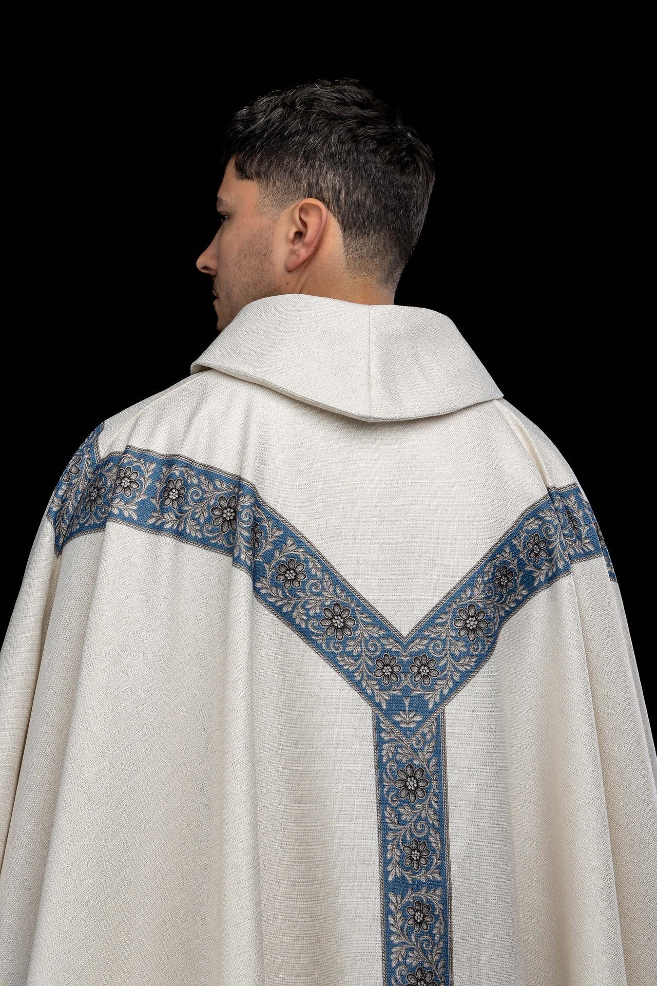 Casulla estampada con la imagen de la Inmaculada Concepción KOD/7006/05/40 - CASULLAS.ES