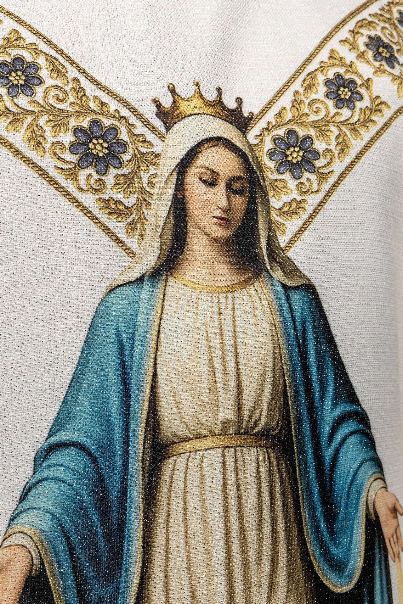 Casulla estampada con la imagen de la Inmaculada Concepción KOD/7007/05/40 - CASULLAS.ES