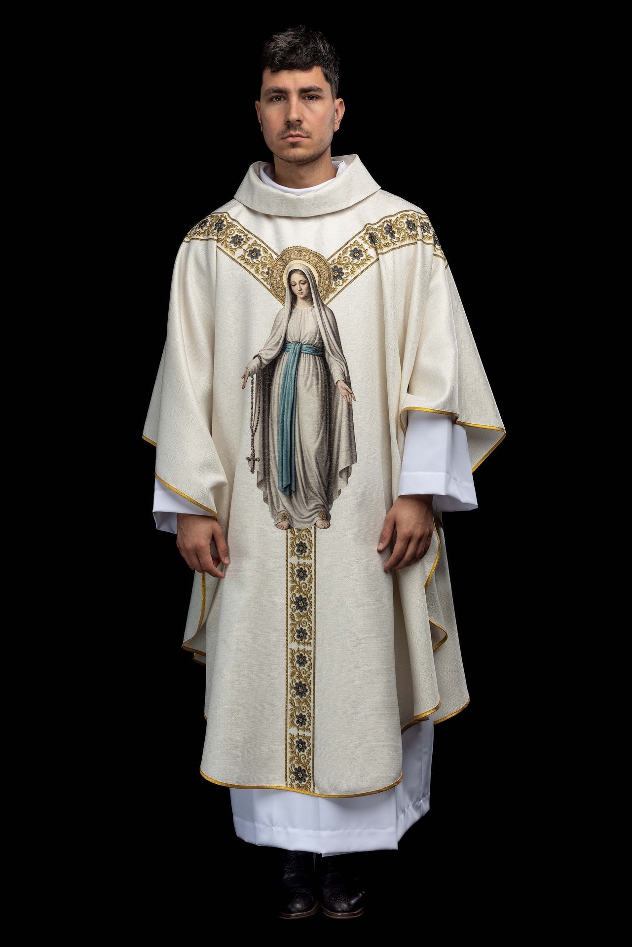 Casulla estampada con la imagen de Nuestra Señora de Lourdes KOD/7003/05/40 - CASULLAS.ES