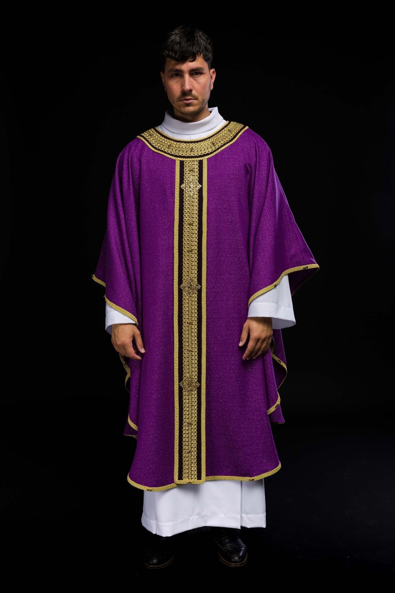 Casulla hecha a mano con piedras naturales Handmade 7001 HM/7001/03/71/PA03 - CASULLAS.ES