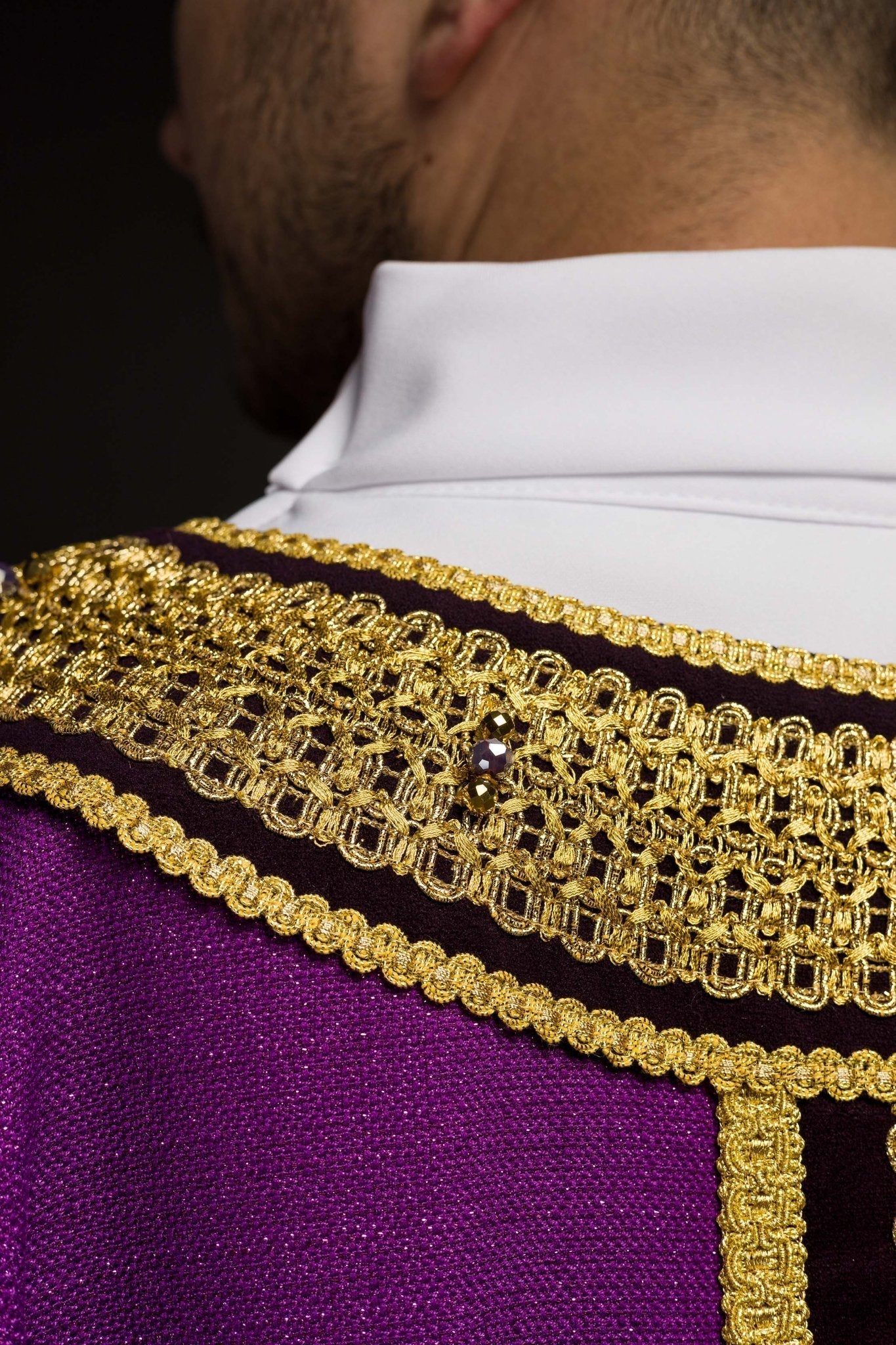 Casulla hecha a mano con piedras naturales Handmade 7001 HM/7001/03/71/PA03 - CASULLAS.ES