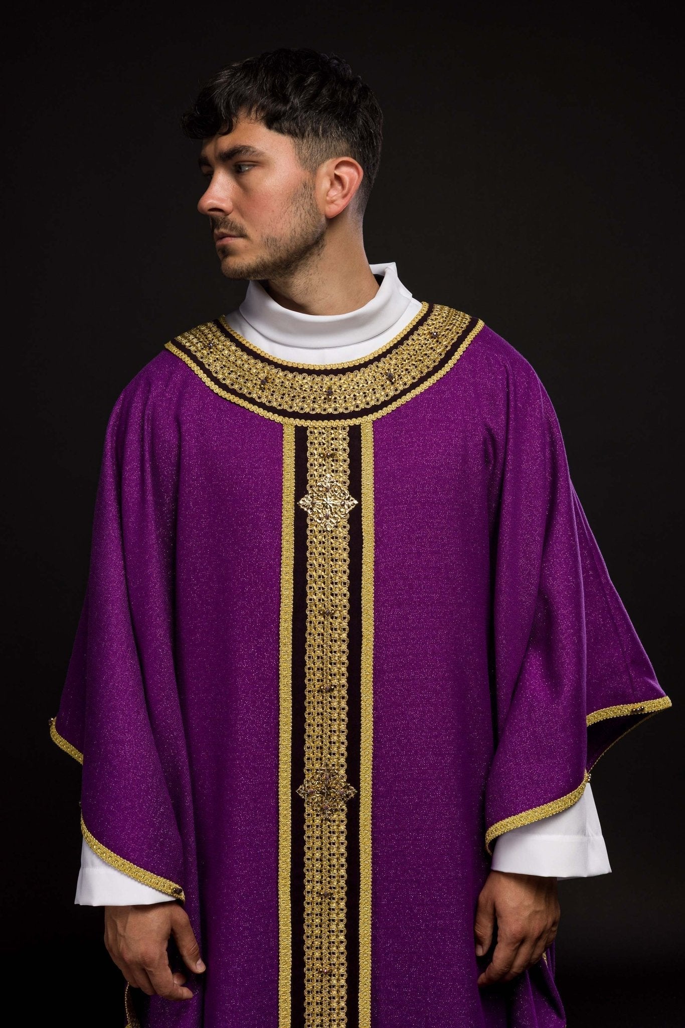 Casulla hecha a mano con piedras naturales Handmade 7001 HM/7001/03/71/PA03 - CASULLAS.ES