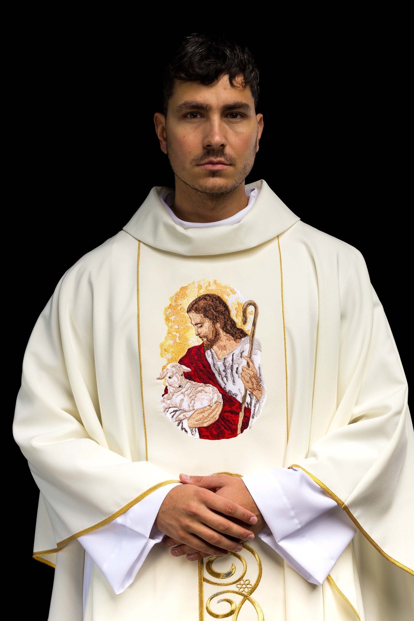 Casulla marfil con bordado imagen Jesús el Buen Pastor KOR/202/05/01 ECRU - CASULLAS.ES