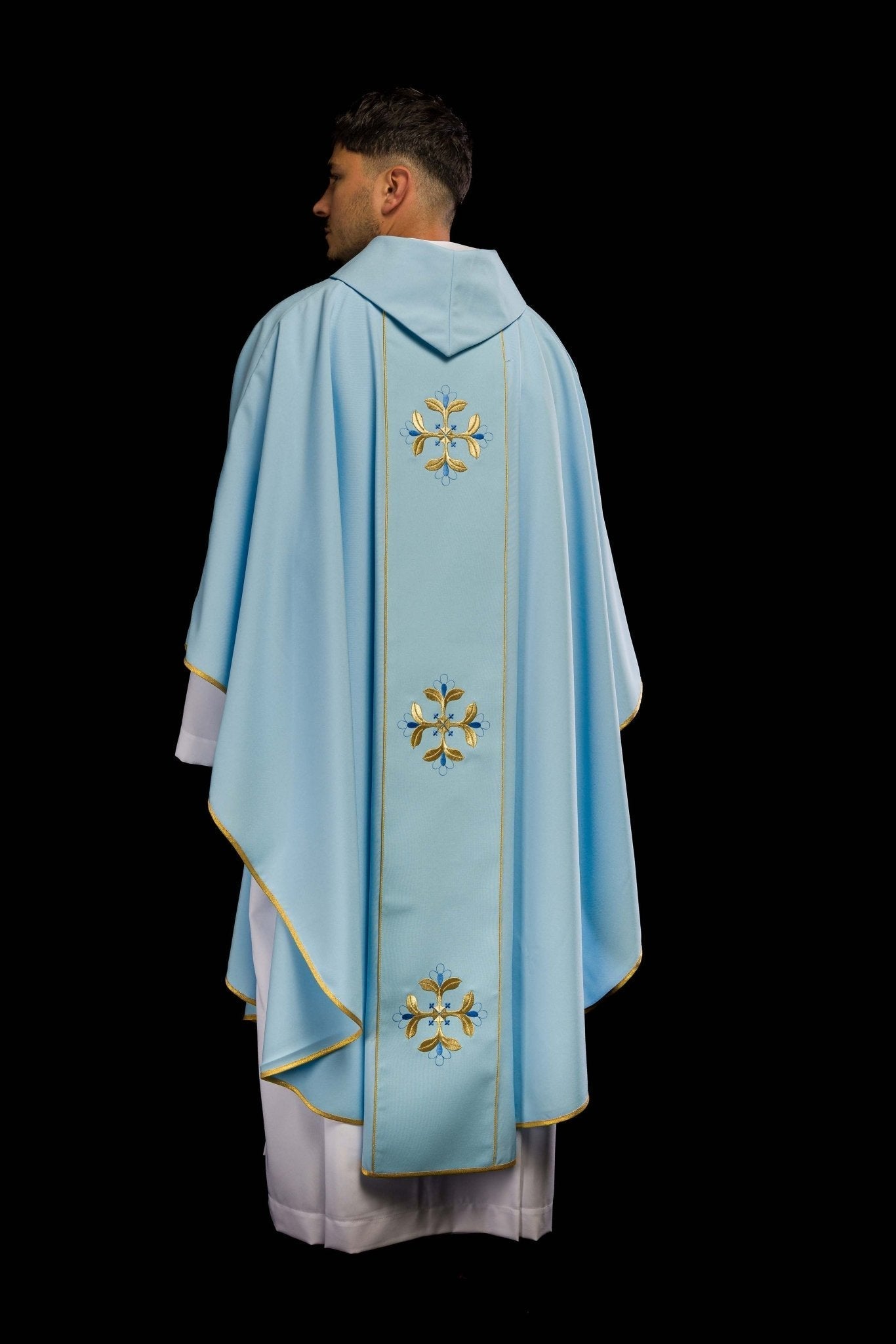 Casulla Mariana azul con bordado KOR/128/06/01 NIEBIESKI - CASULLAS.ES