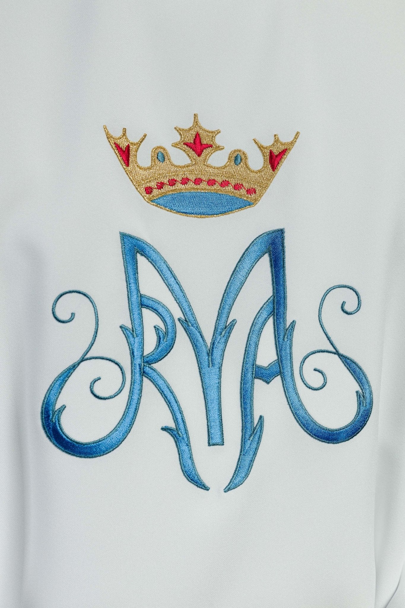 Casulla Mariana blanca con bordado KOR/127/04/12 BIAŁY - CASULLAS.ES