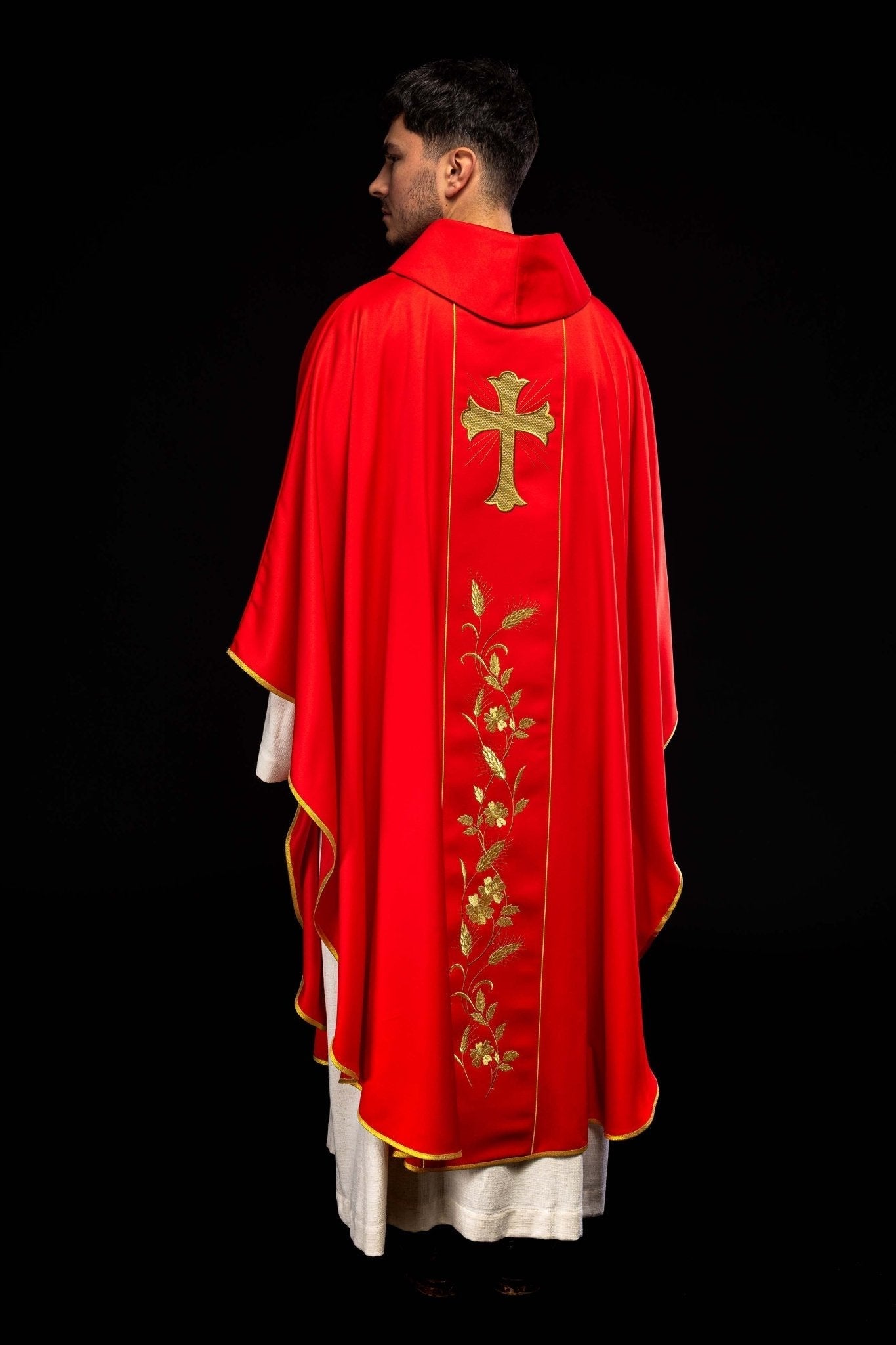 Casulla roja con bordado Cruz y Espigas KOR/375/02/53 CZERWONY - CASULLAS.ES
