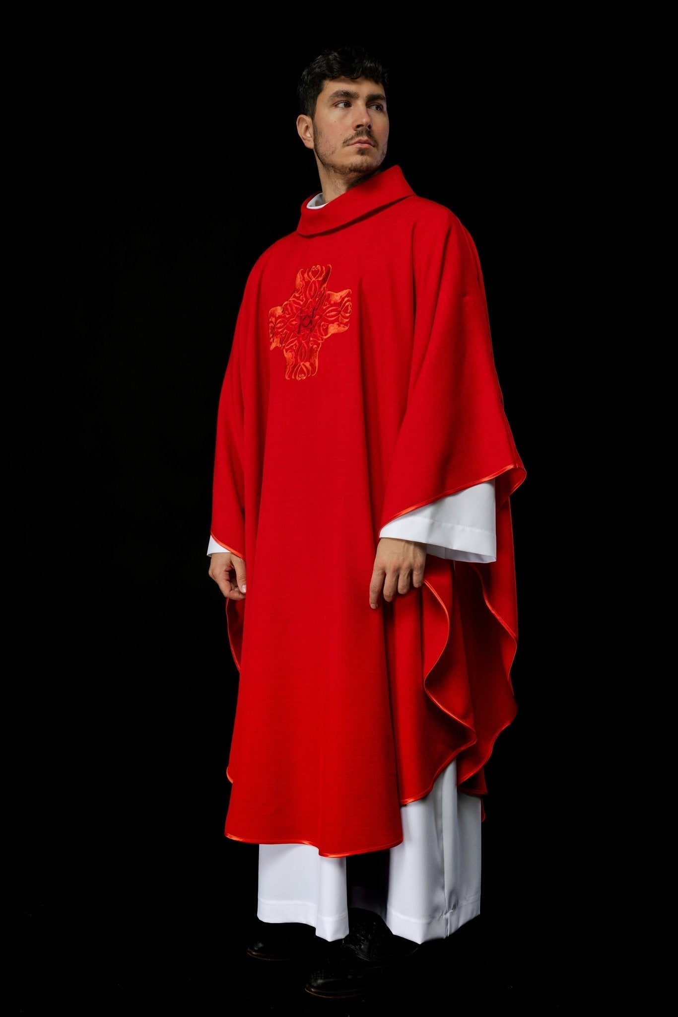 Casulla roja con Cruz bordado HA7035 - 02 CZERWONY - CASULLAS.ES
