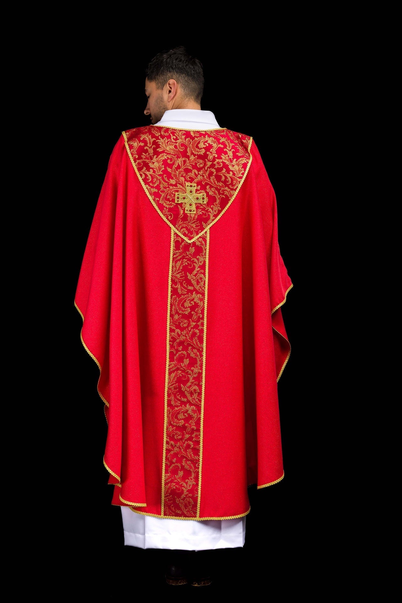 Casulla roja con cruz decorada con tejido jacquard LE/7075/02 - CASULLAS.ES