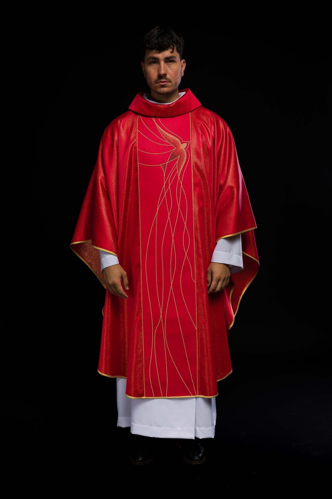 Casulla roja ricamente bordada LE/7015/02 - CASULLAS.ES