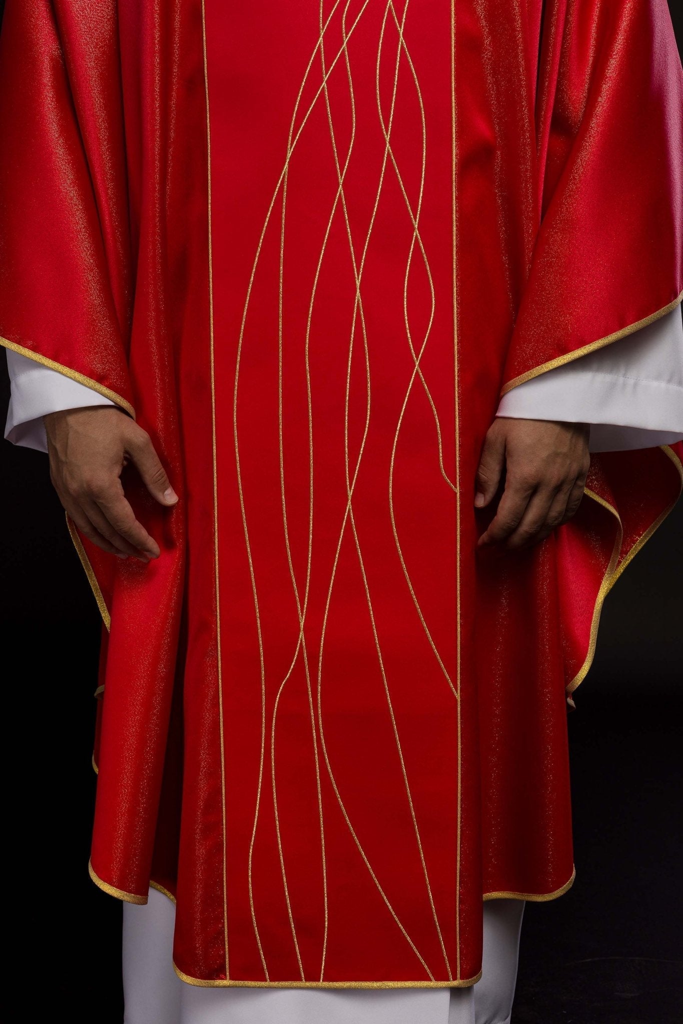 Casulla roja ricamente bordada LE/7015/02 - CASULLAS.ES