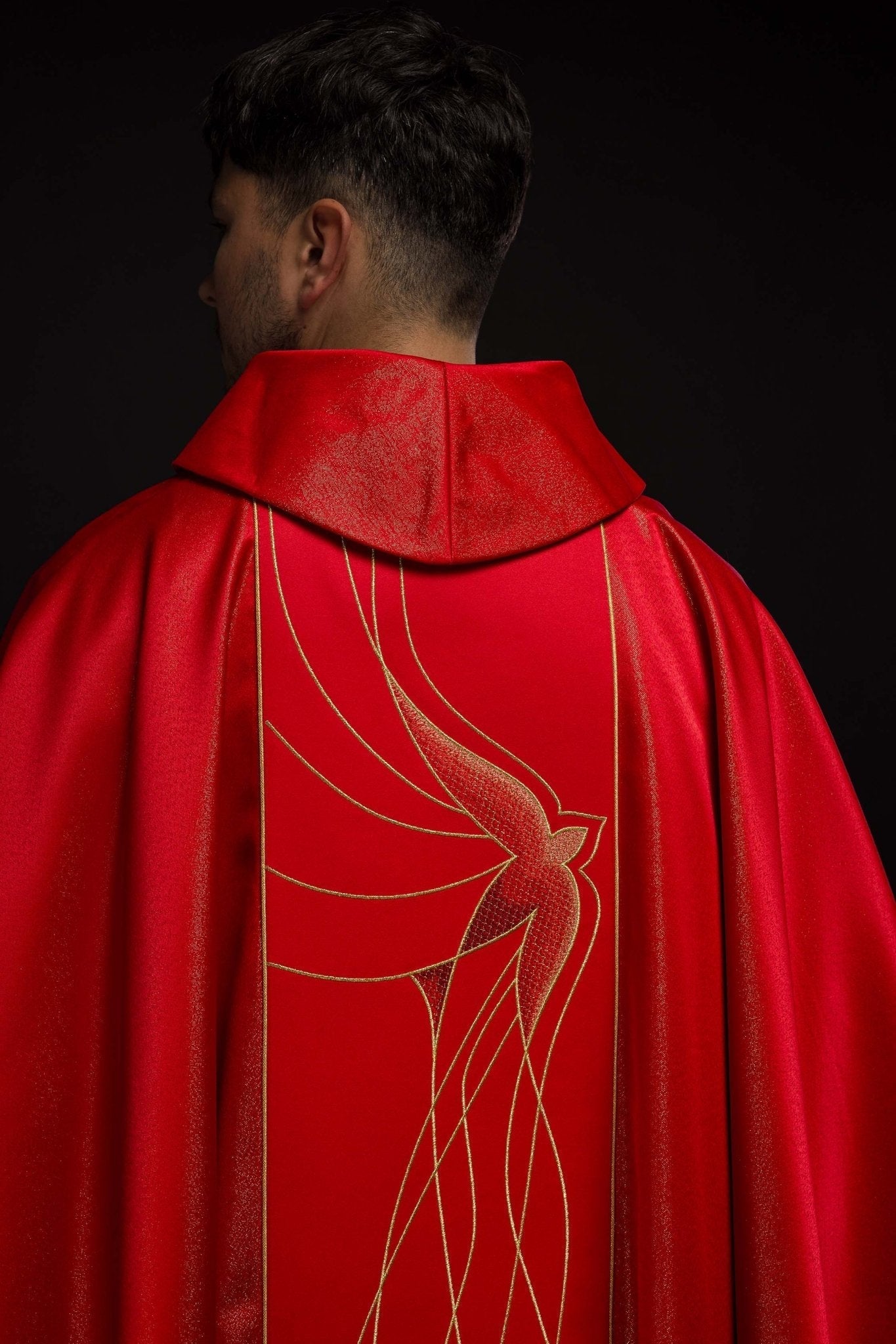 Casulla roja ricamente bordada LE/7015/02 - CASULLAS.ES