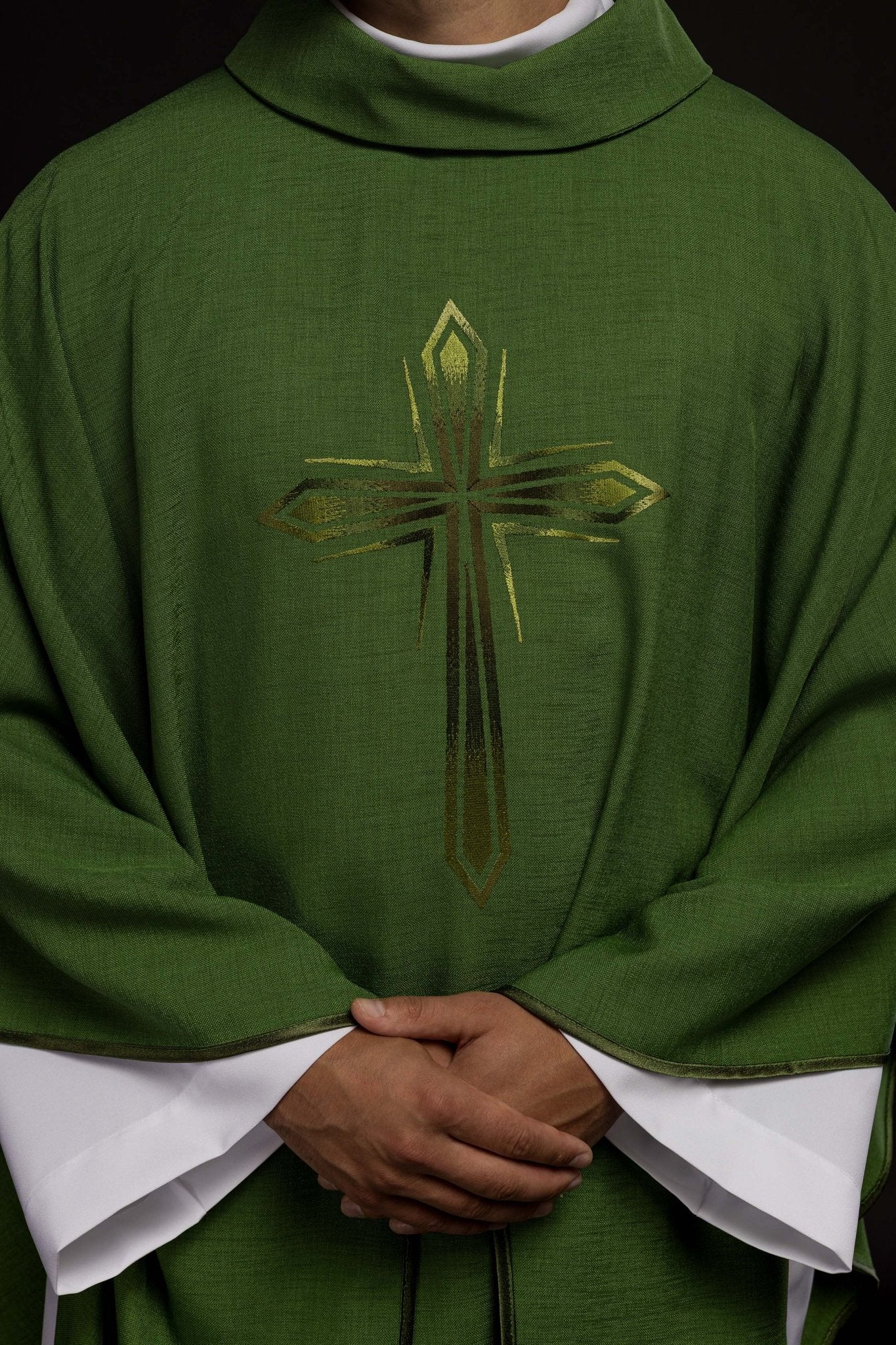 Casulla verde bordada HA7034 - 01 ZIELONY - CASULLAS.ES