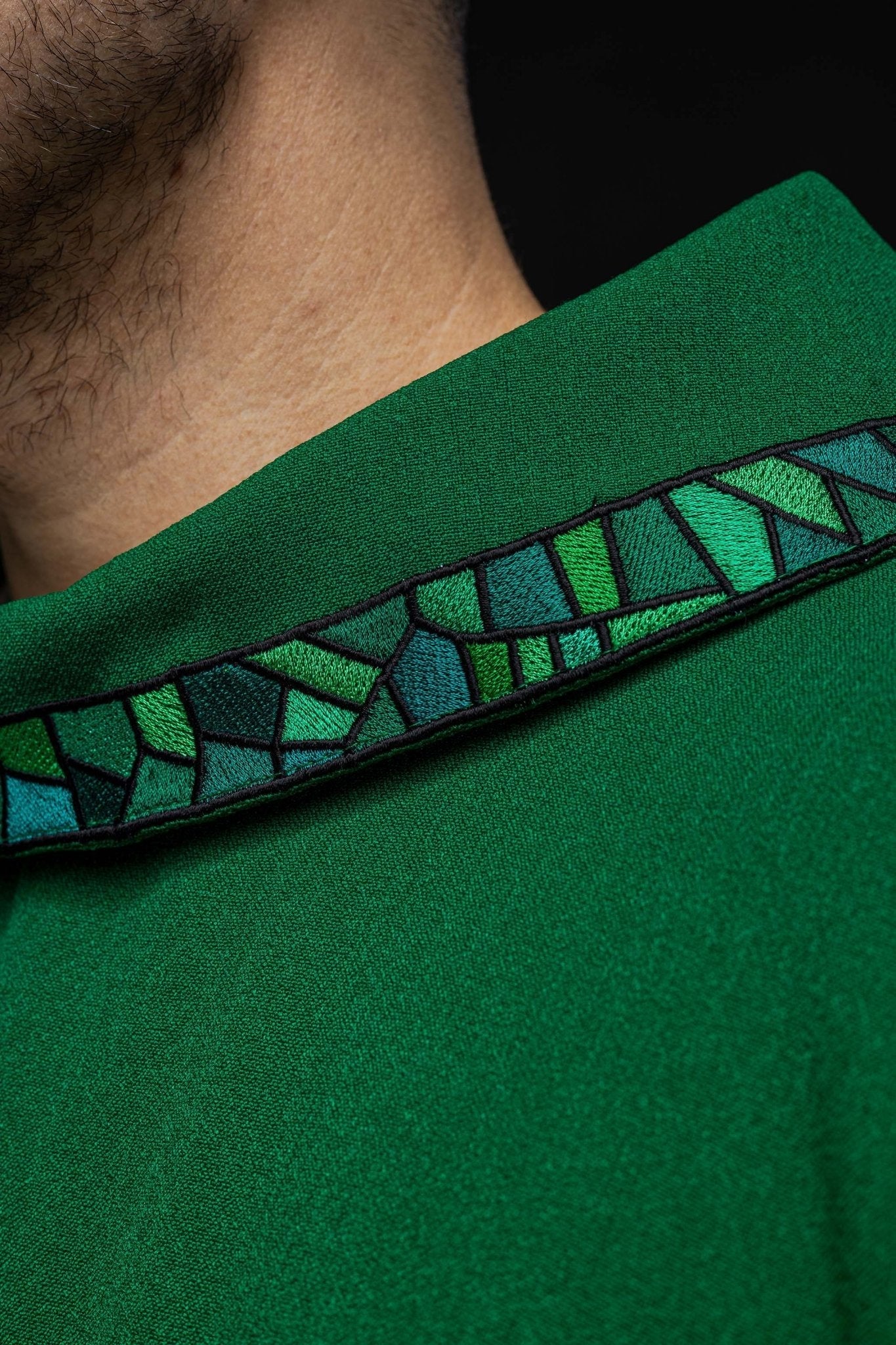 Casulla verde con bordado Cruz KOR/257/01/62 - CASULLAS.ES